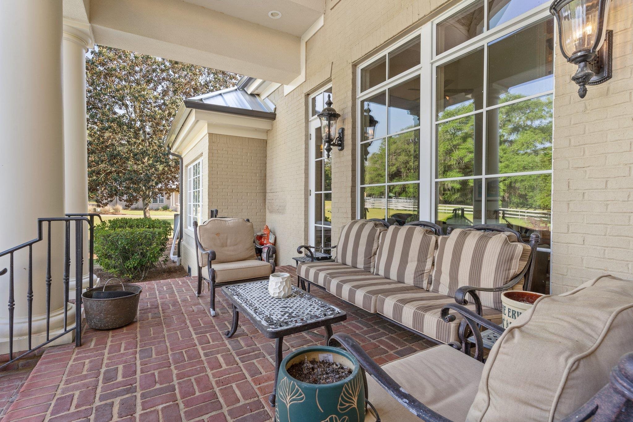 9525 Woodland Hills Way