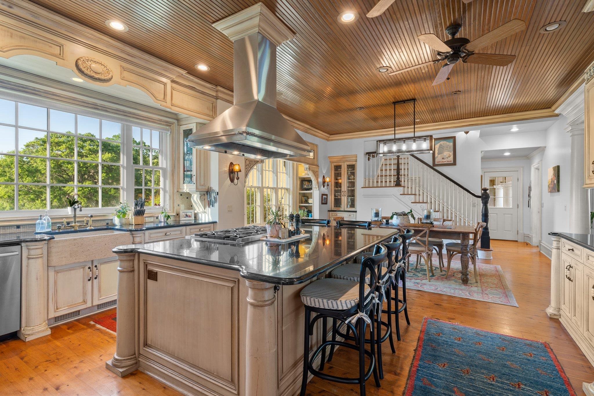 9525 Woodland Hills Way