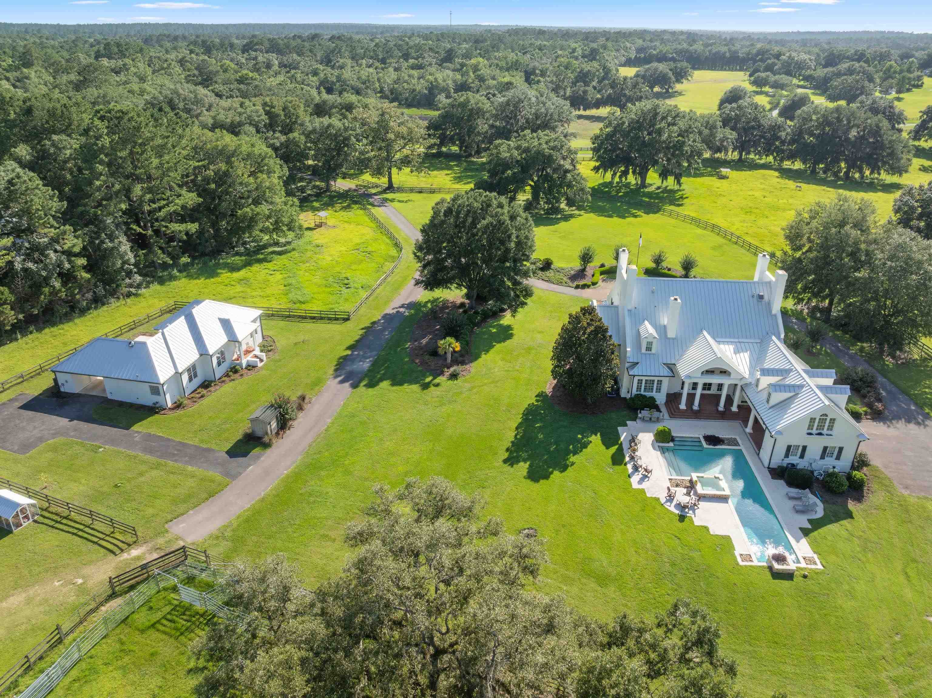 9525 Woodland Hills Way