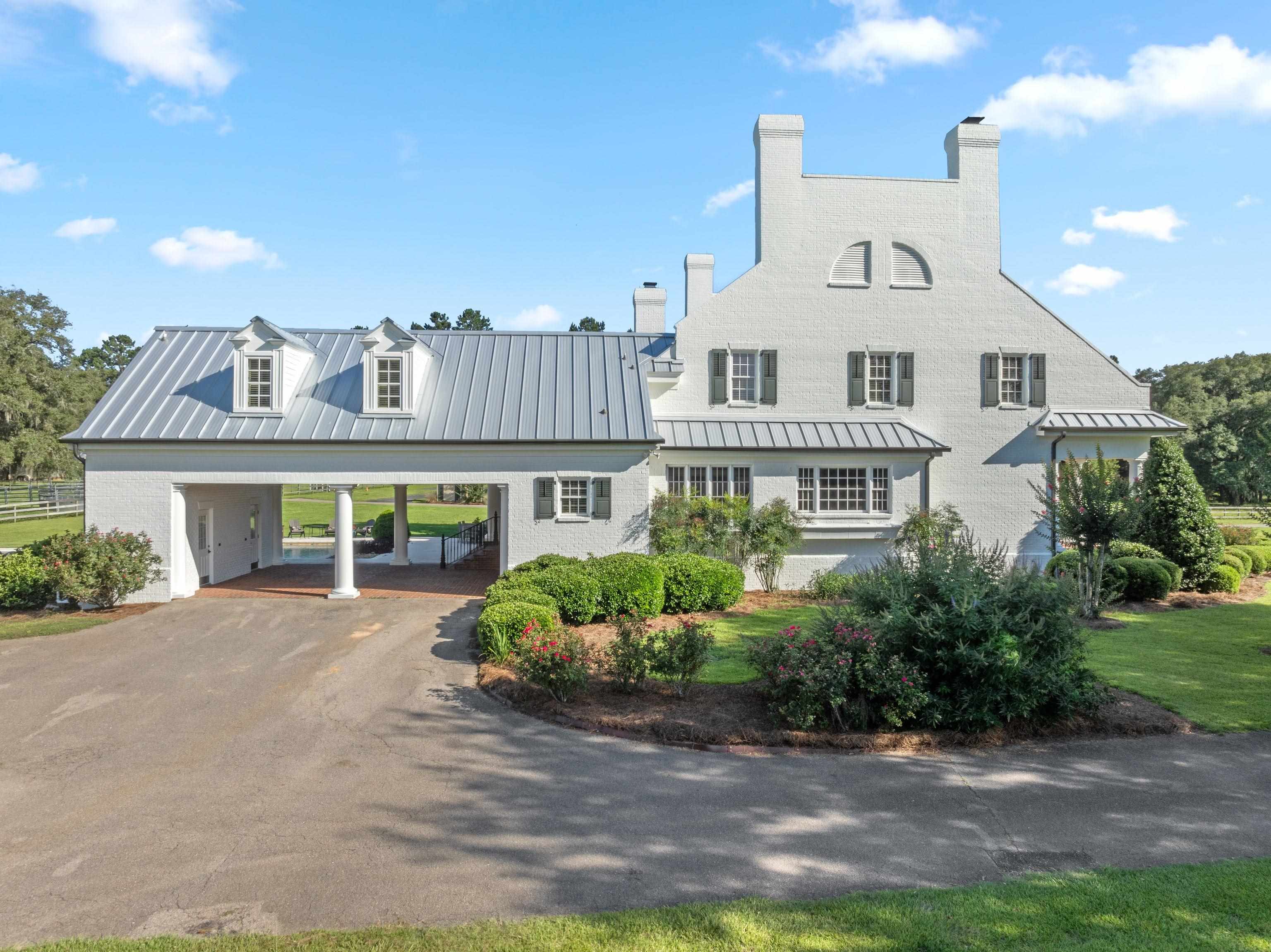 9525 Woodland Hills Way