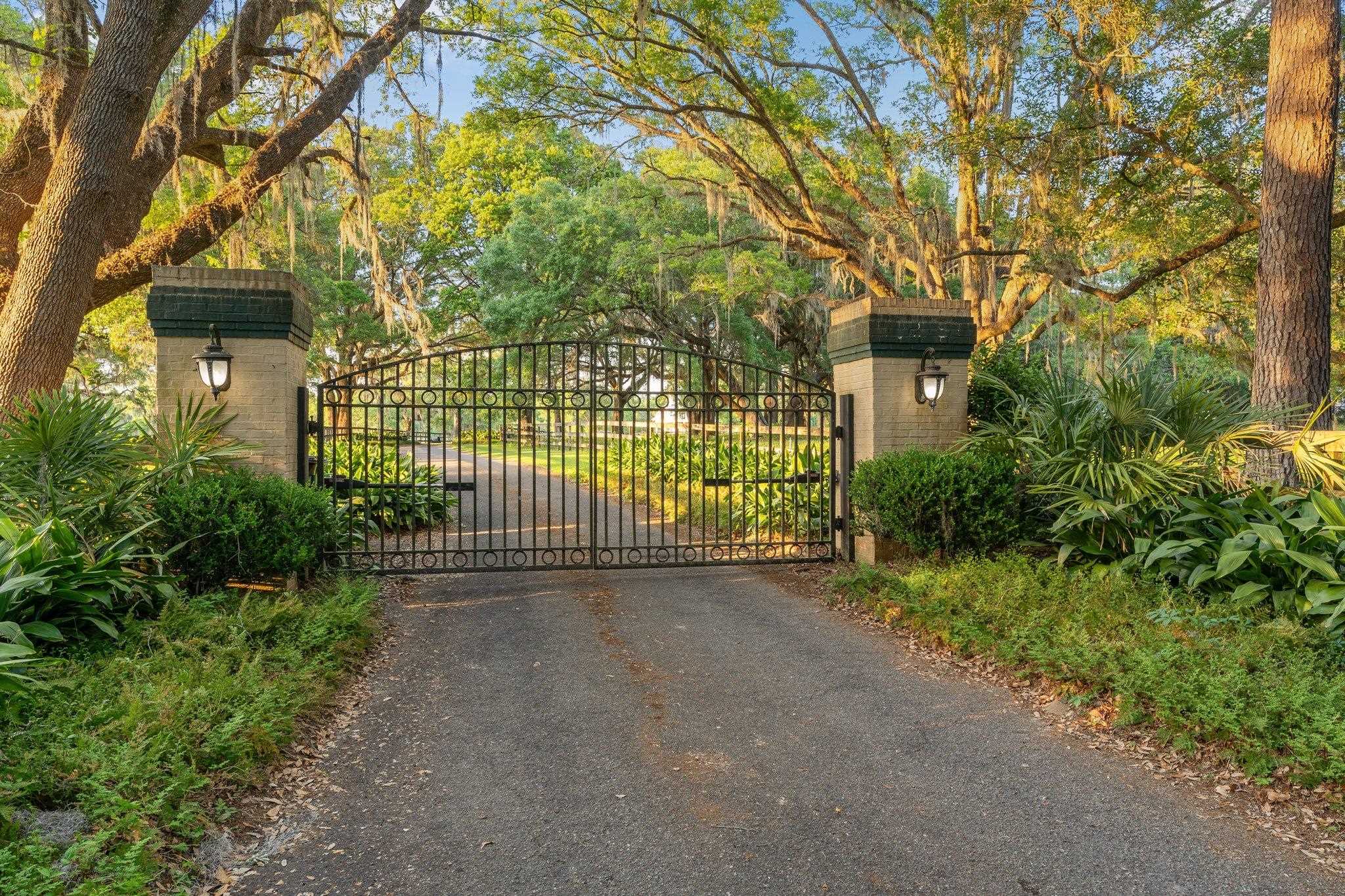 9525 Woodland Hills Way