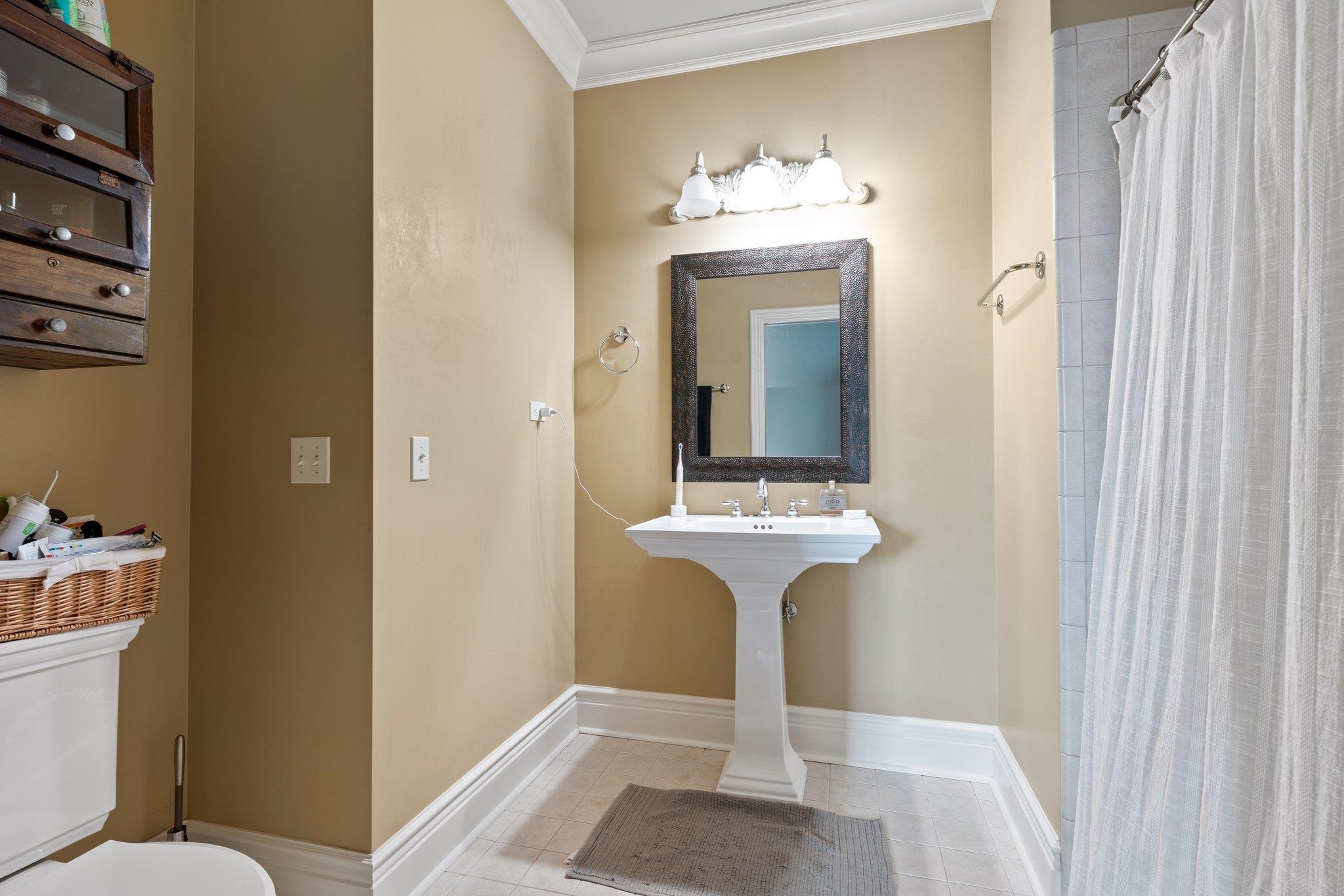 9525 Woodland Hills Way