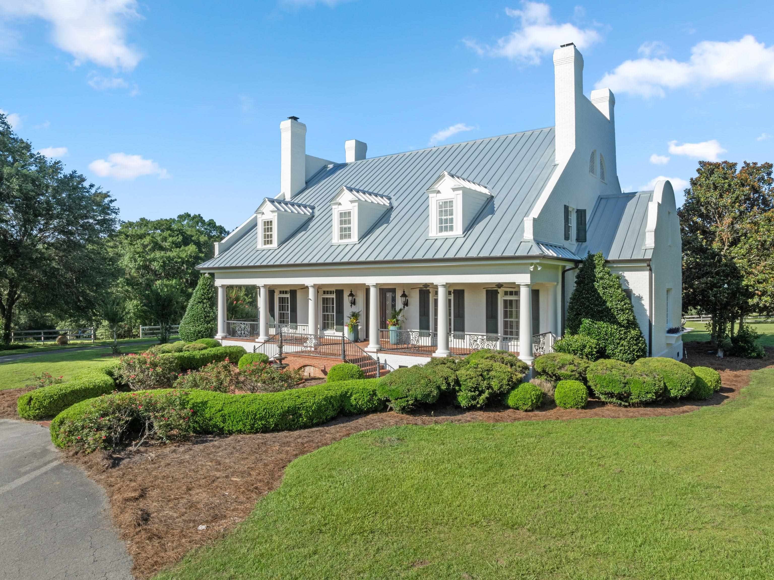 9525 Woodland Hills Way