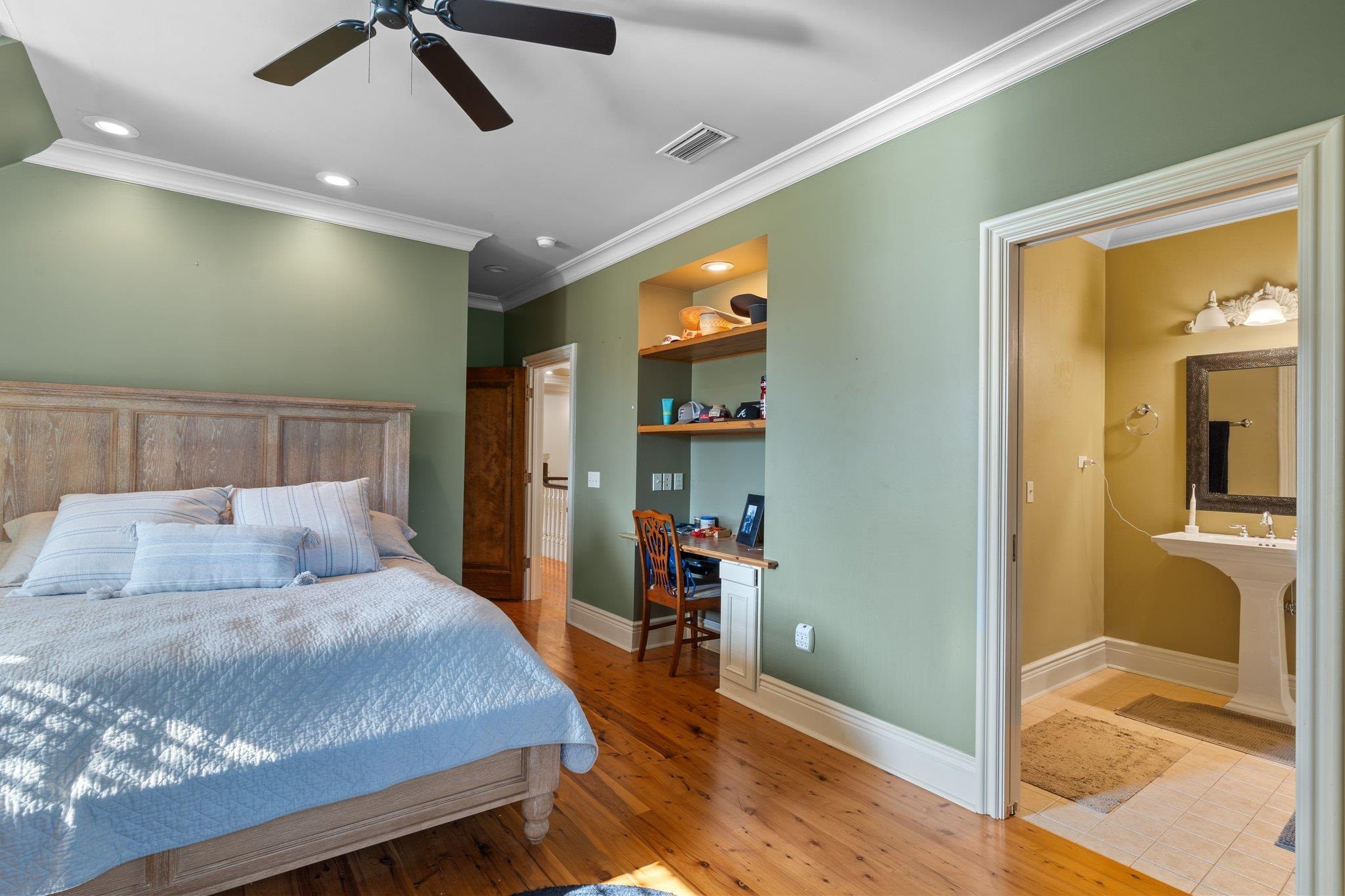 9525 Woodland Hills Way