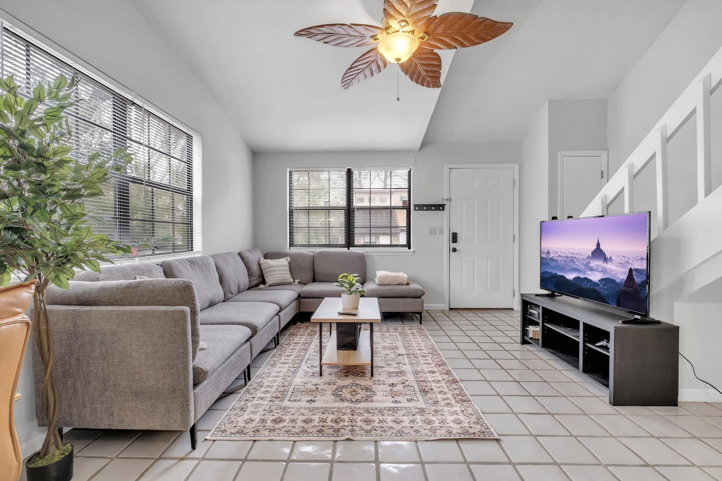 1816 Jackson Bluff Road Unit: F