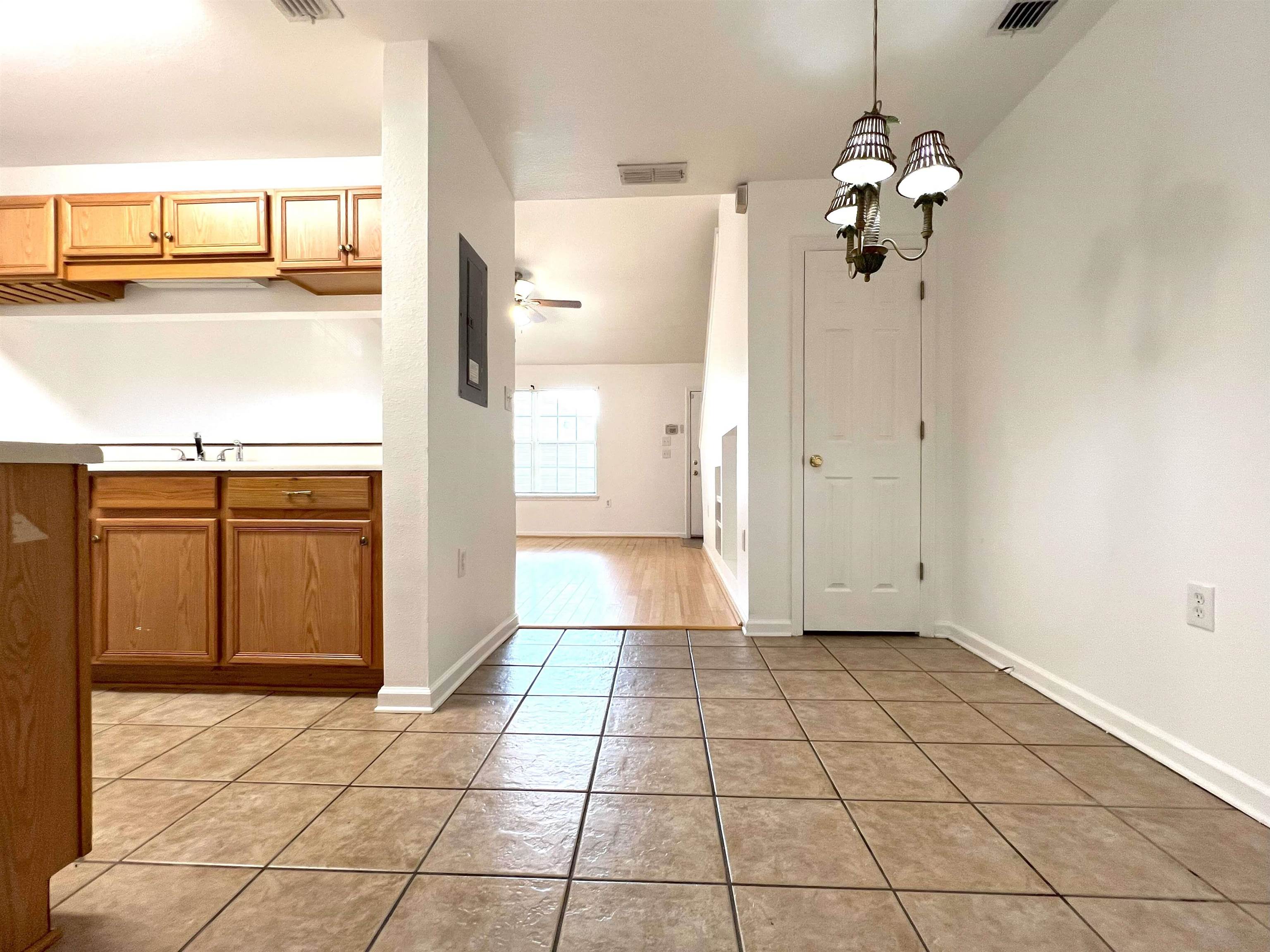 2738 W Tharpe Street Unit: 902