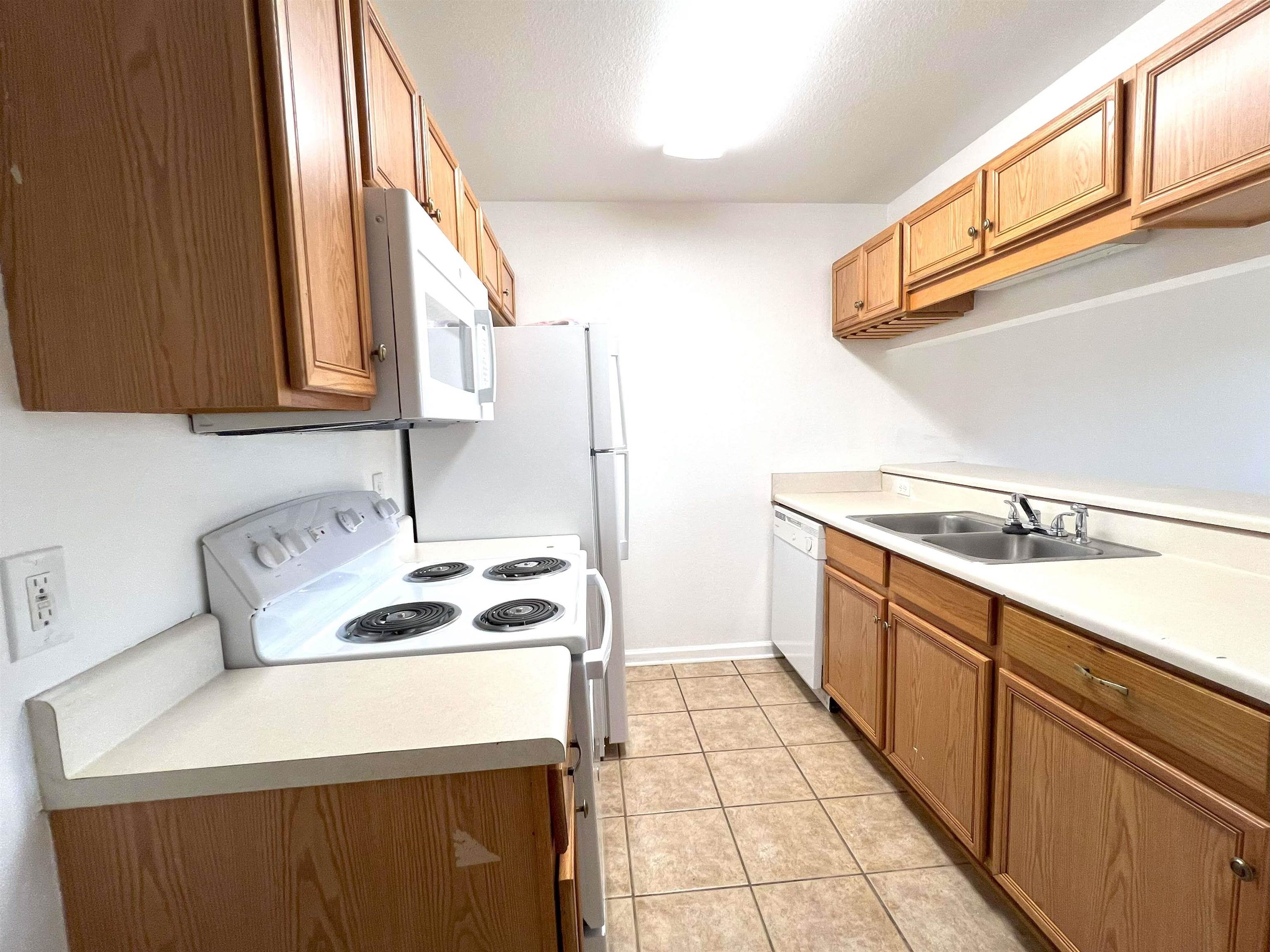 2738 W Tharpe Street Unit: 902