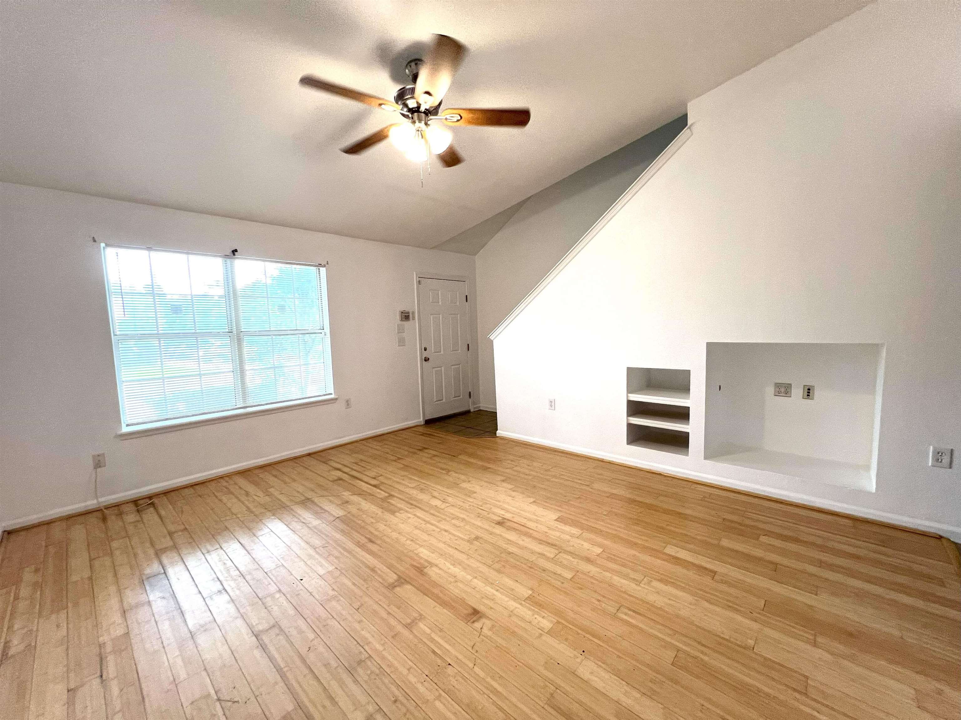 2738 W Tharpe Street Unit: 902