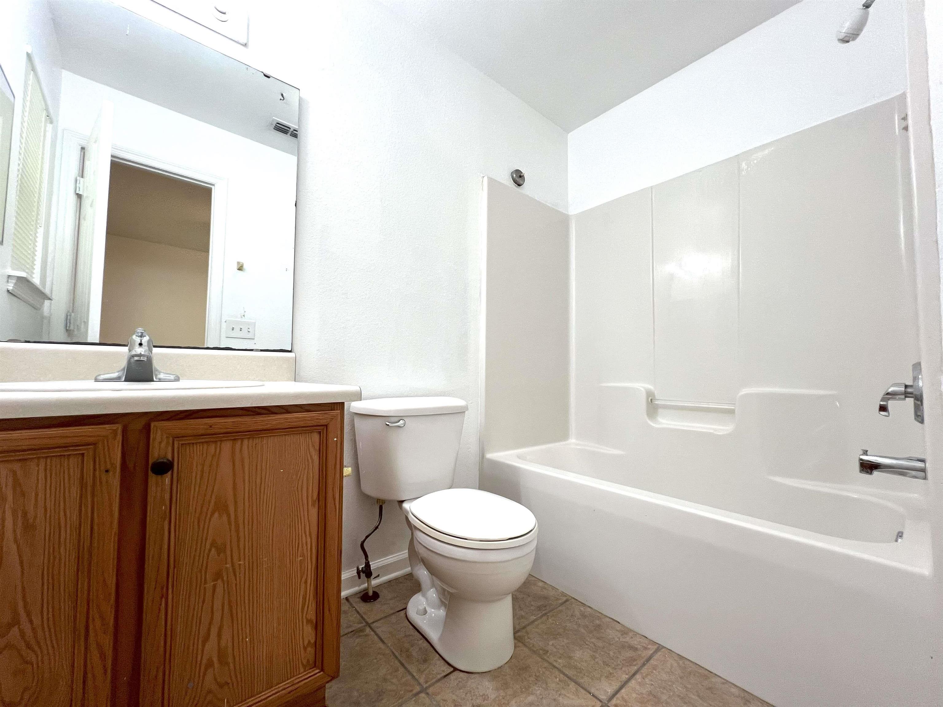 2738 W Tharpe Street Unit: 902