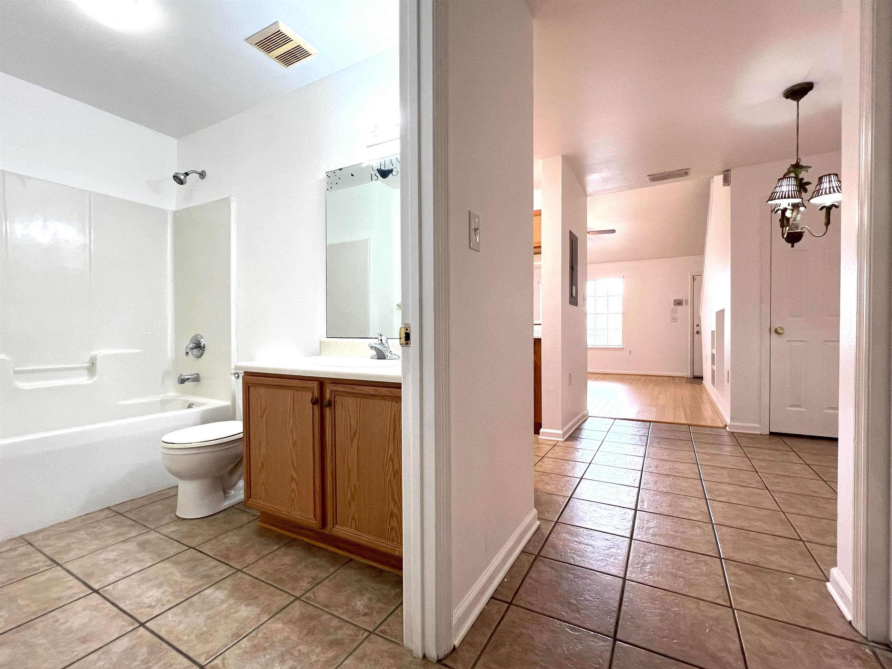 2738 W Tharpe Street Unit: 902