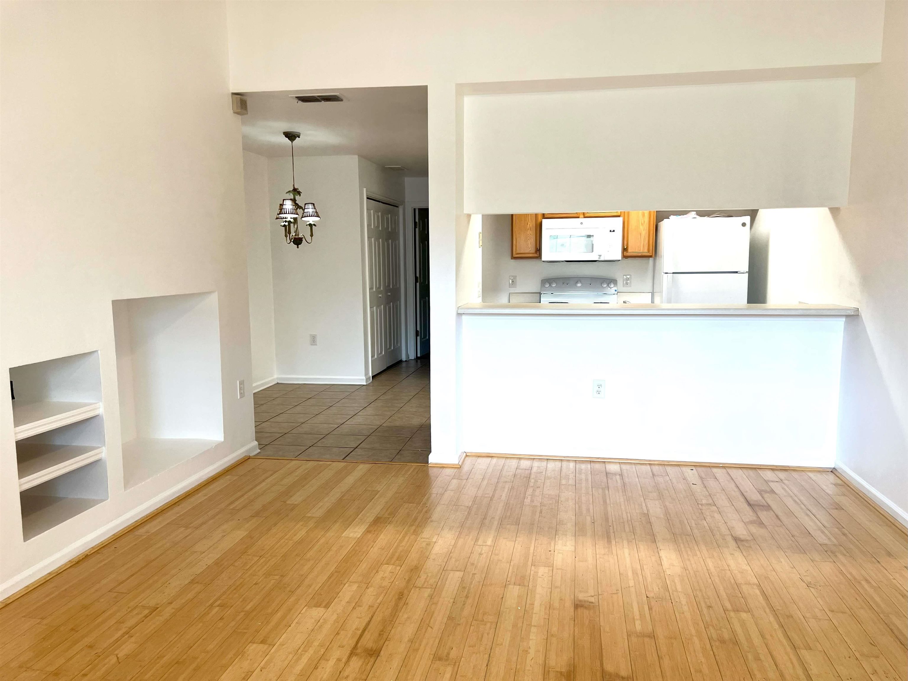 2738 W Tharpe Street Unit: 902