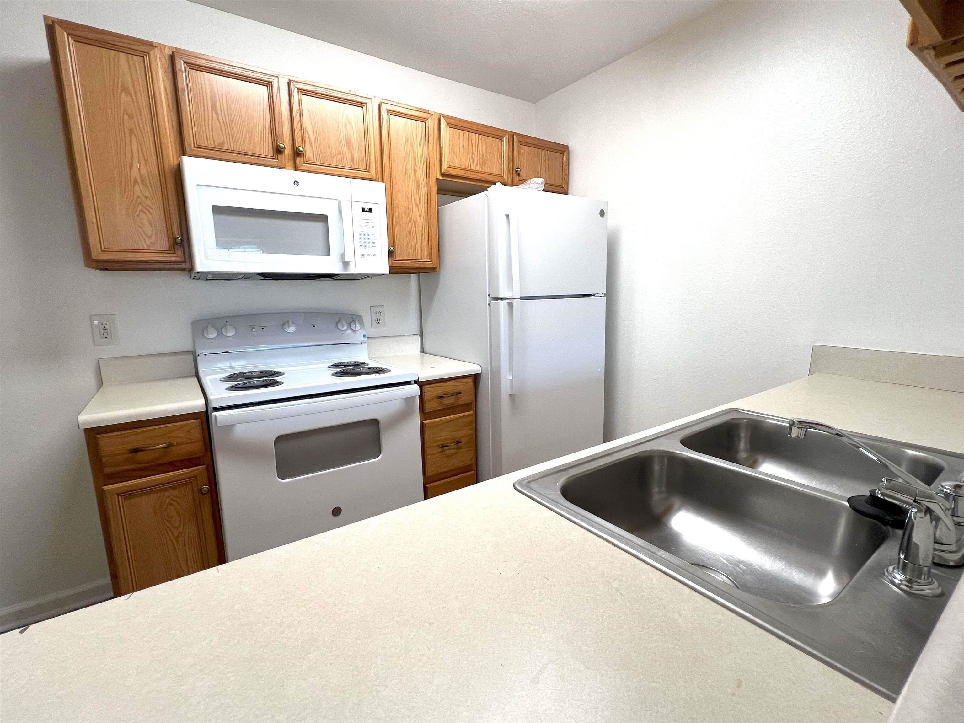 2738 W Tharpe Street Unit: 902