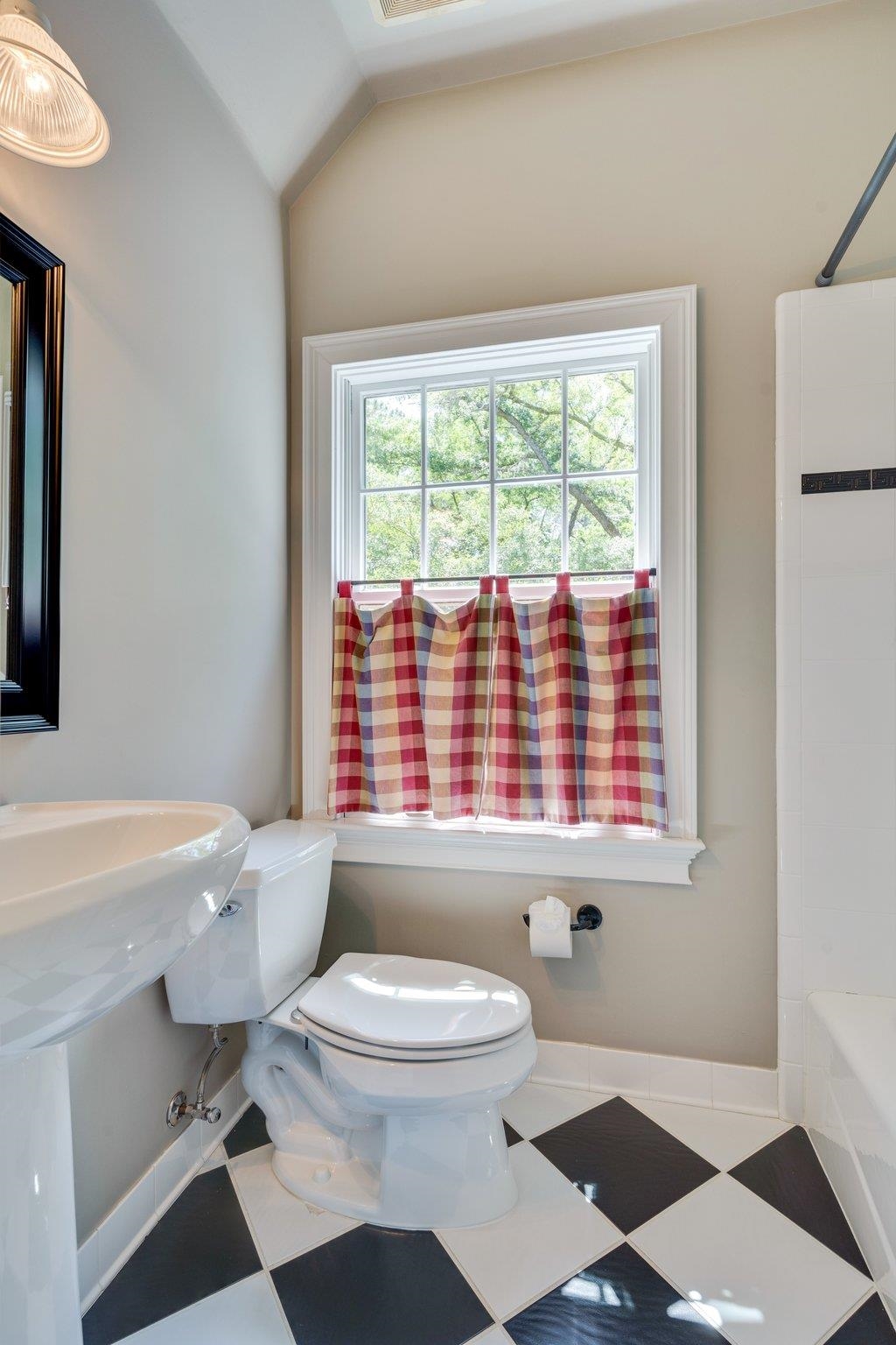 283 E Rosehill Drive