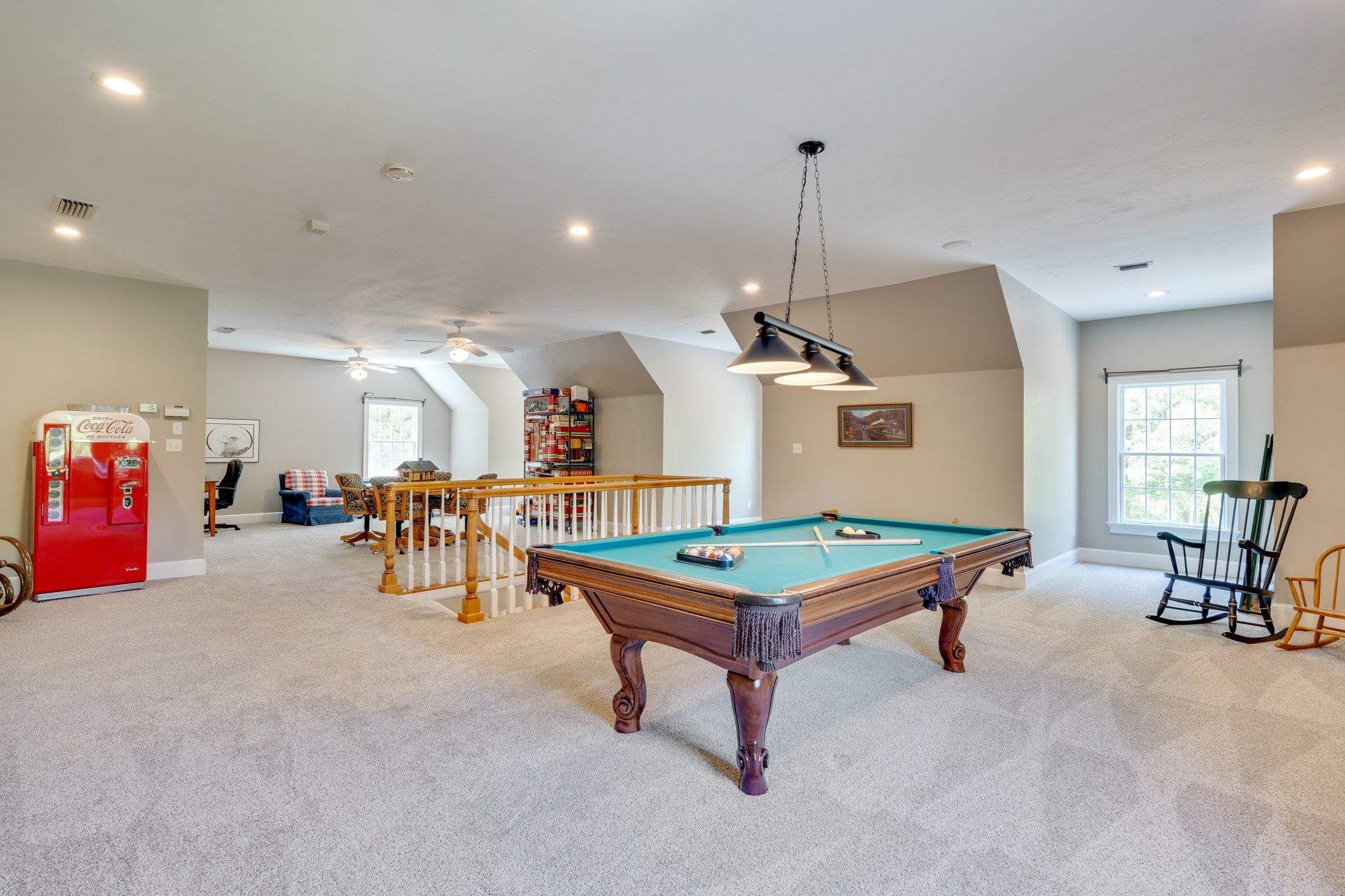 283 E Rosehill Drive