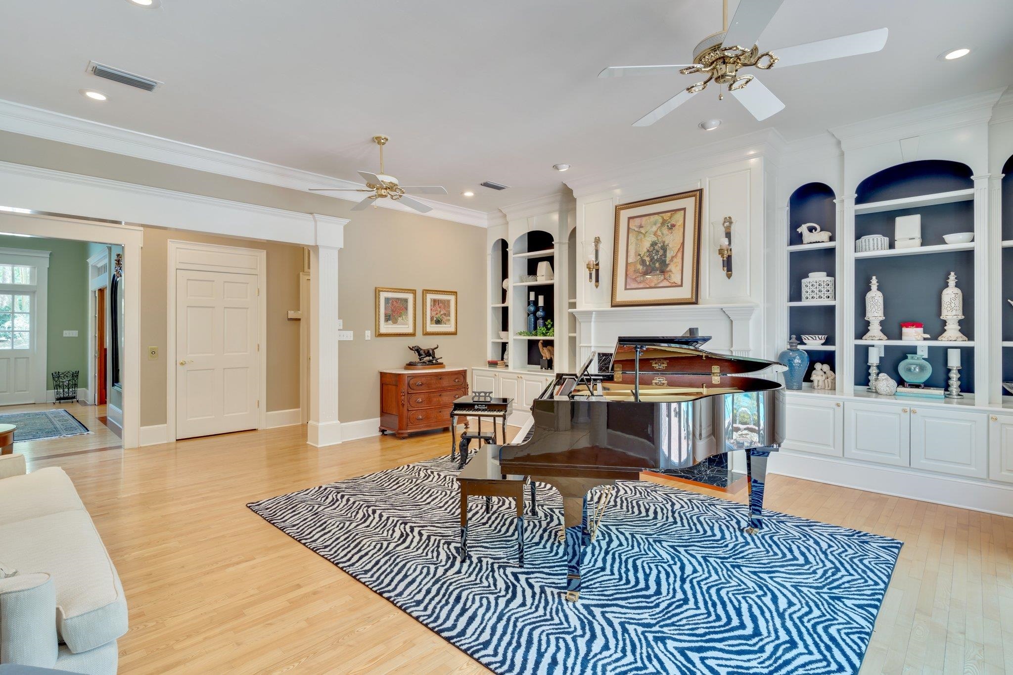 283 E Rosehill Drive