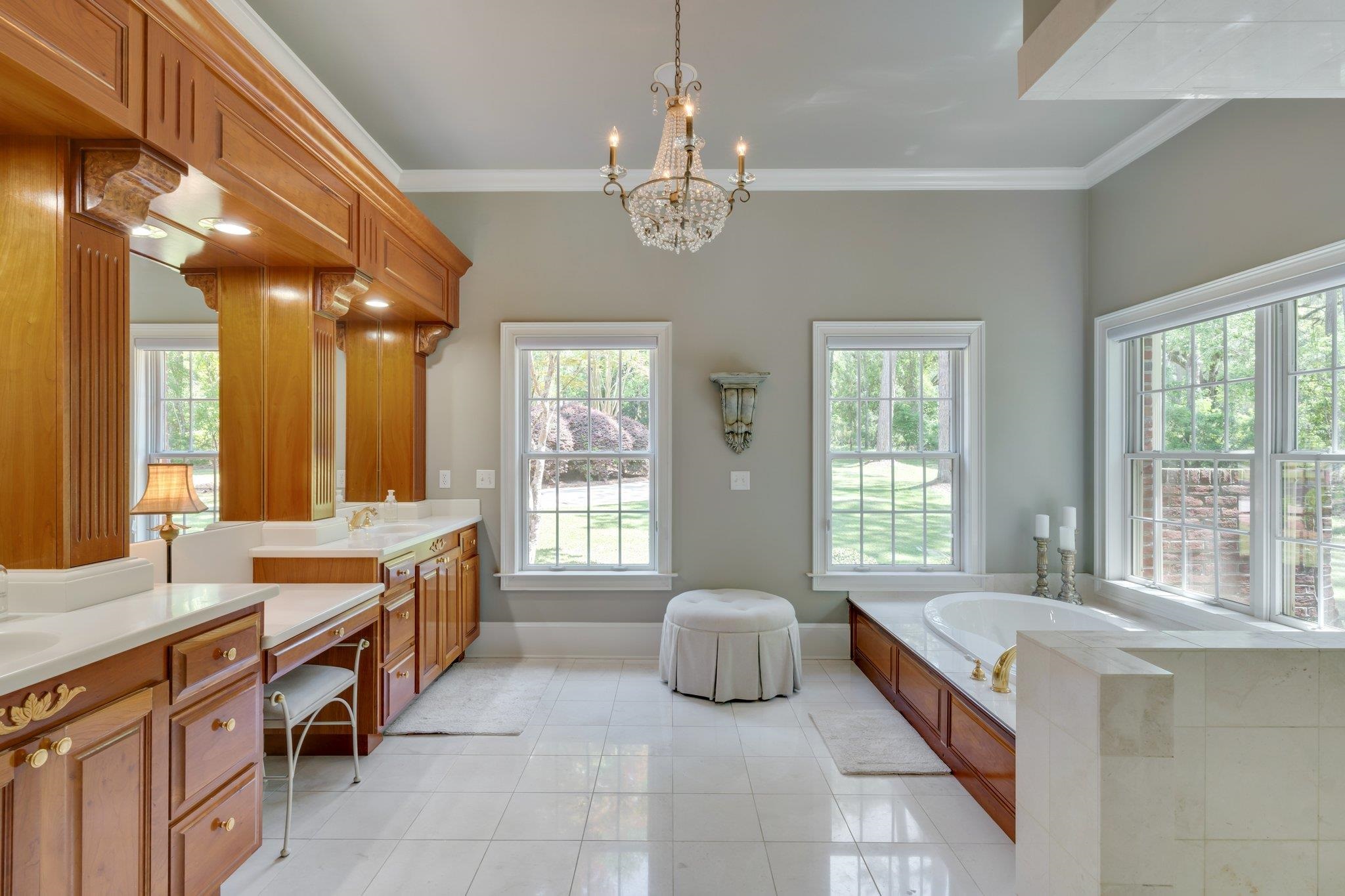 283 E Rosehill Drive