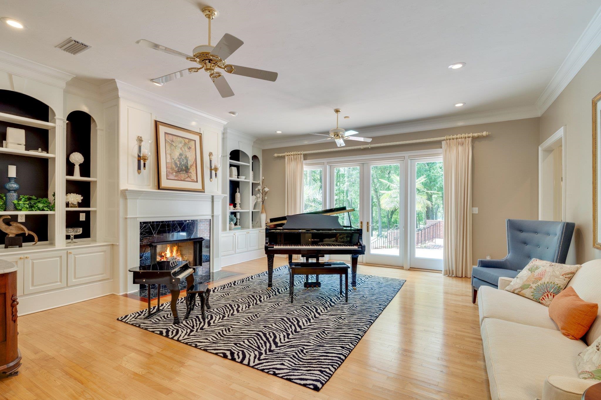 283 E Rosehill Drive