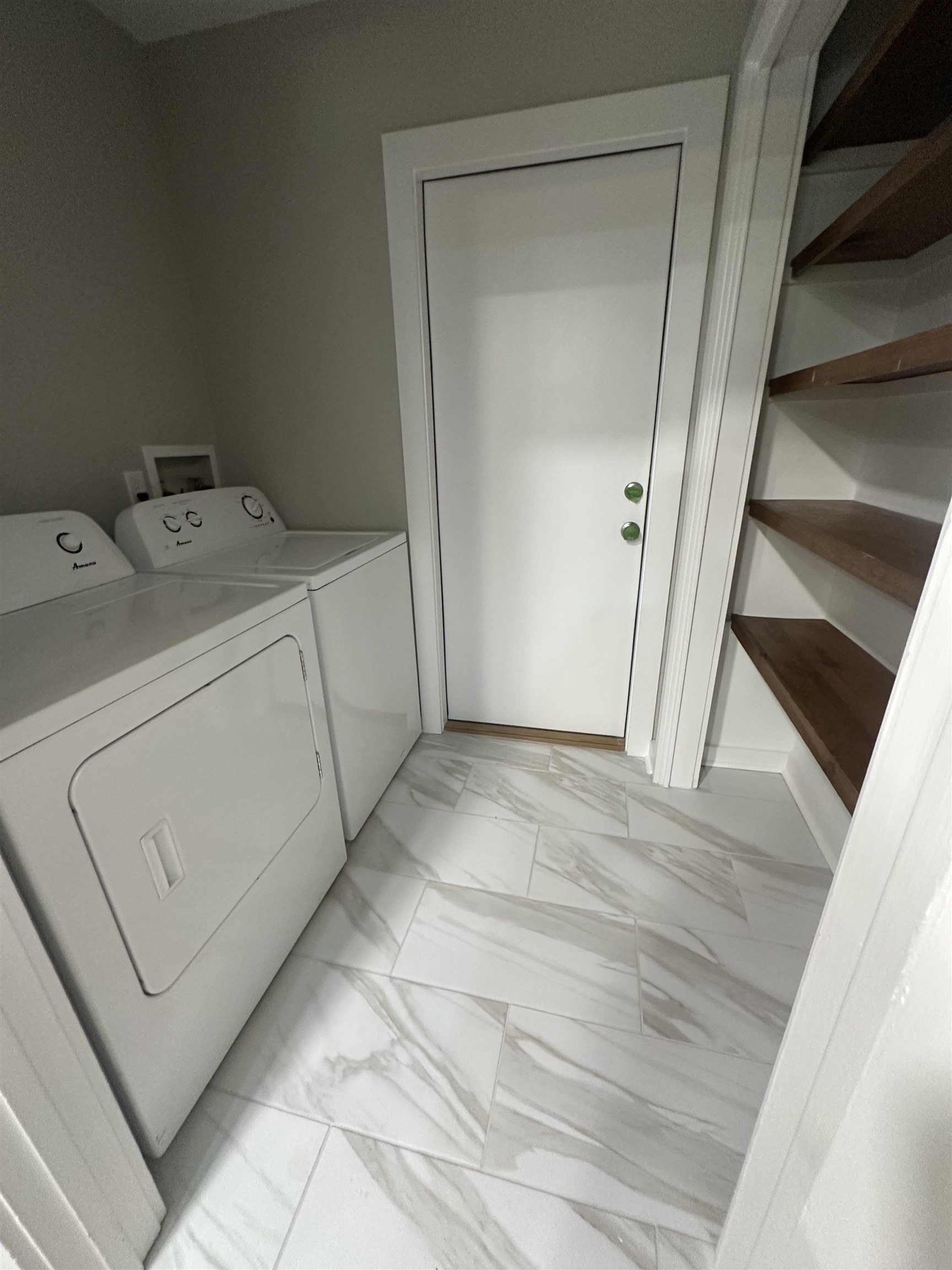 3016 Giles Place