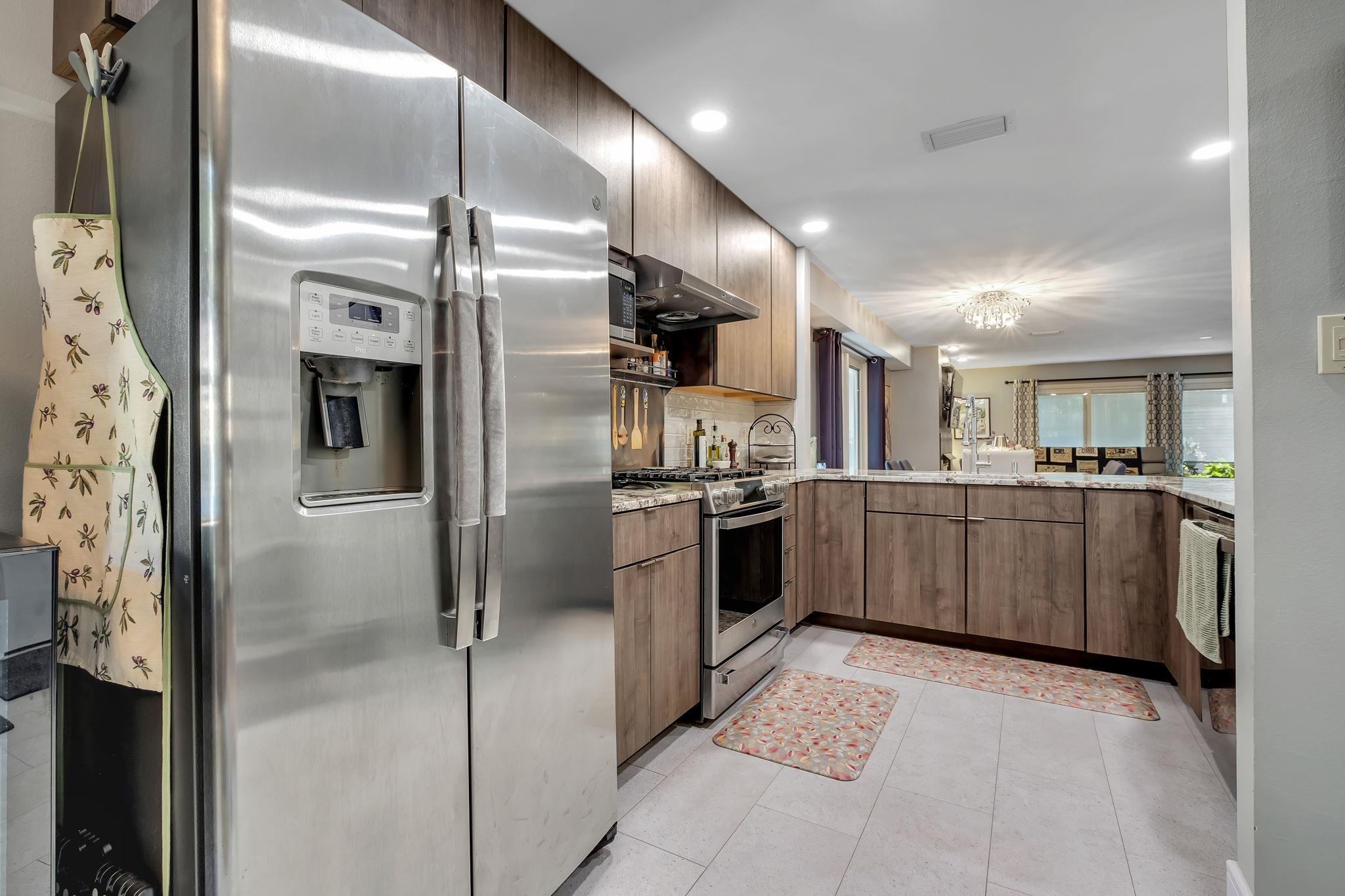 1803 Atlantis Place