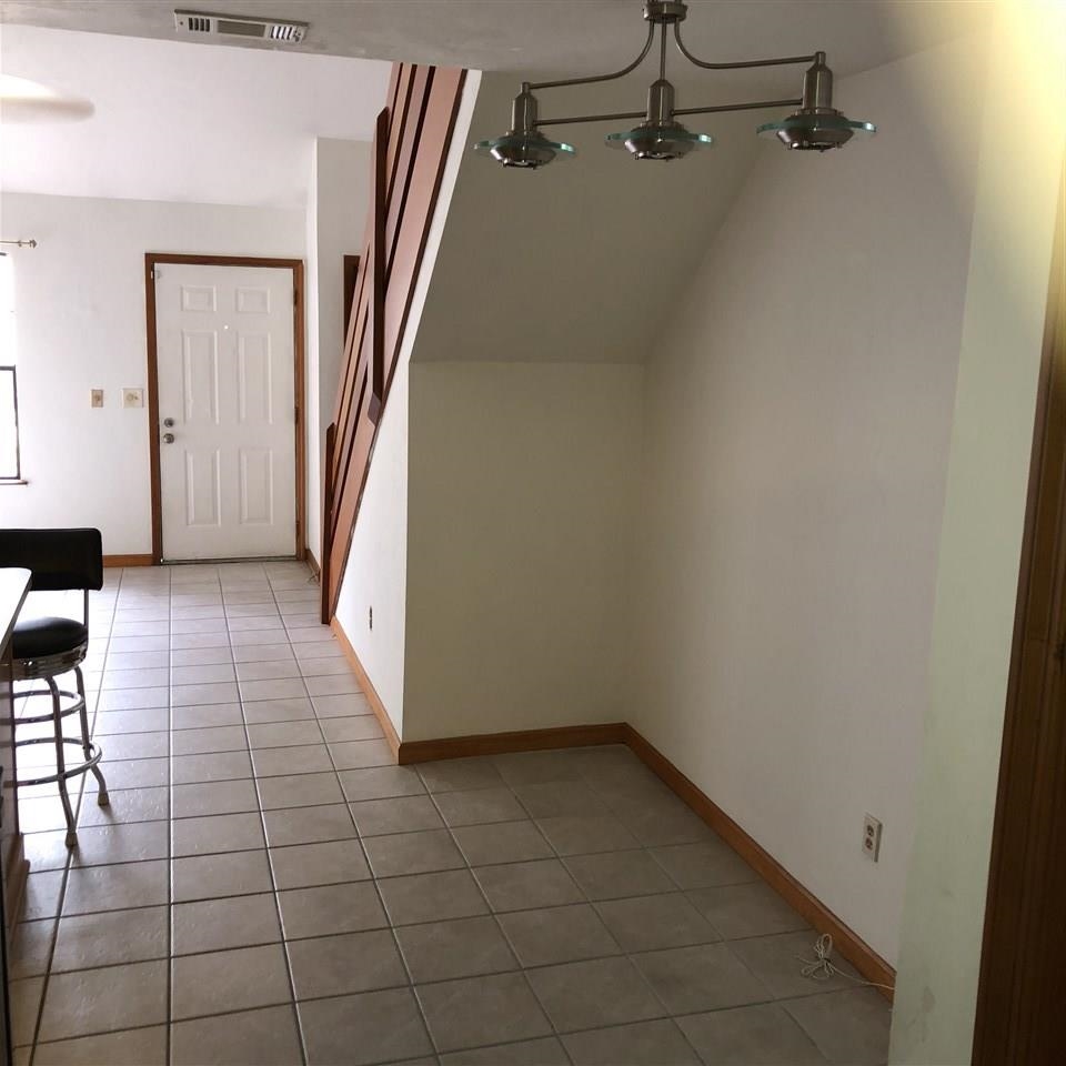 1182 High Road