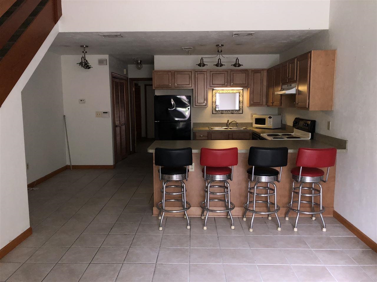 1182 High Road