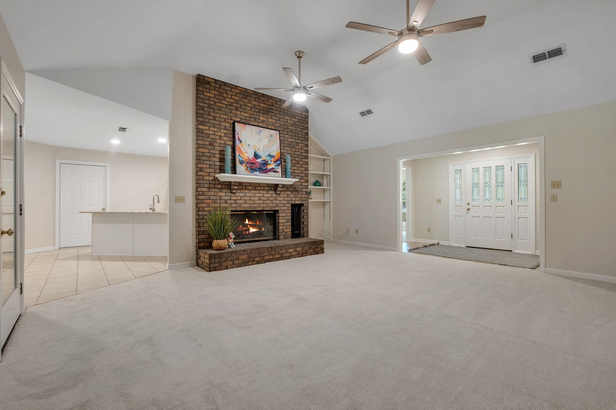 3211 Horseshoe Trail