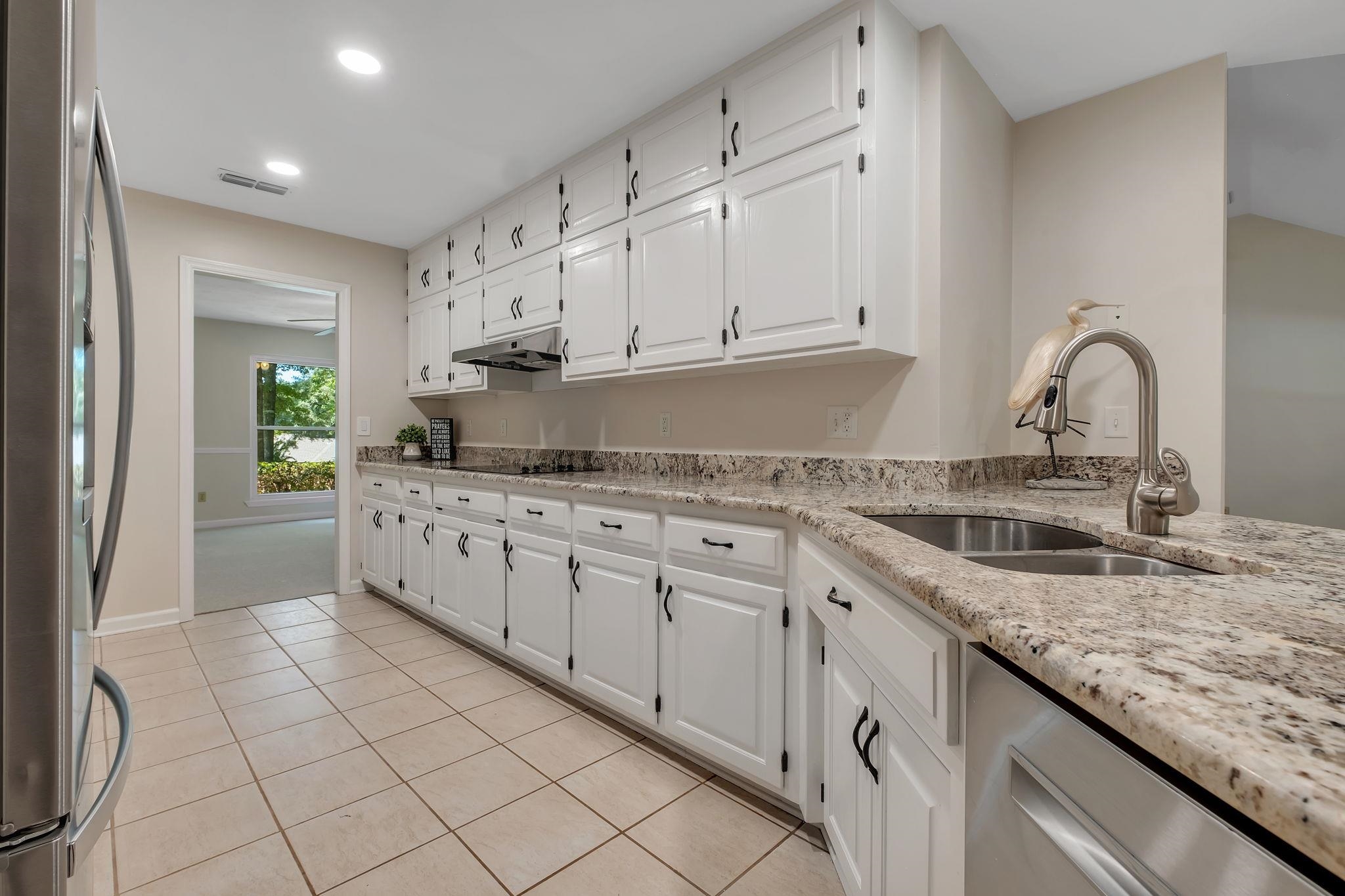 3211 Horseshoe Trail