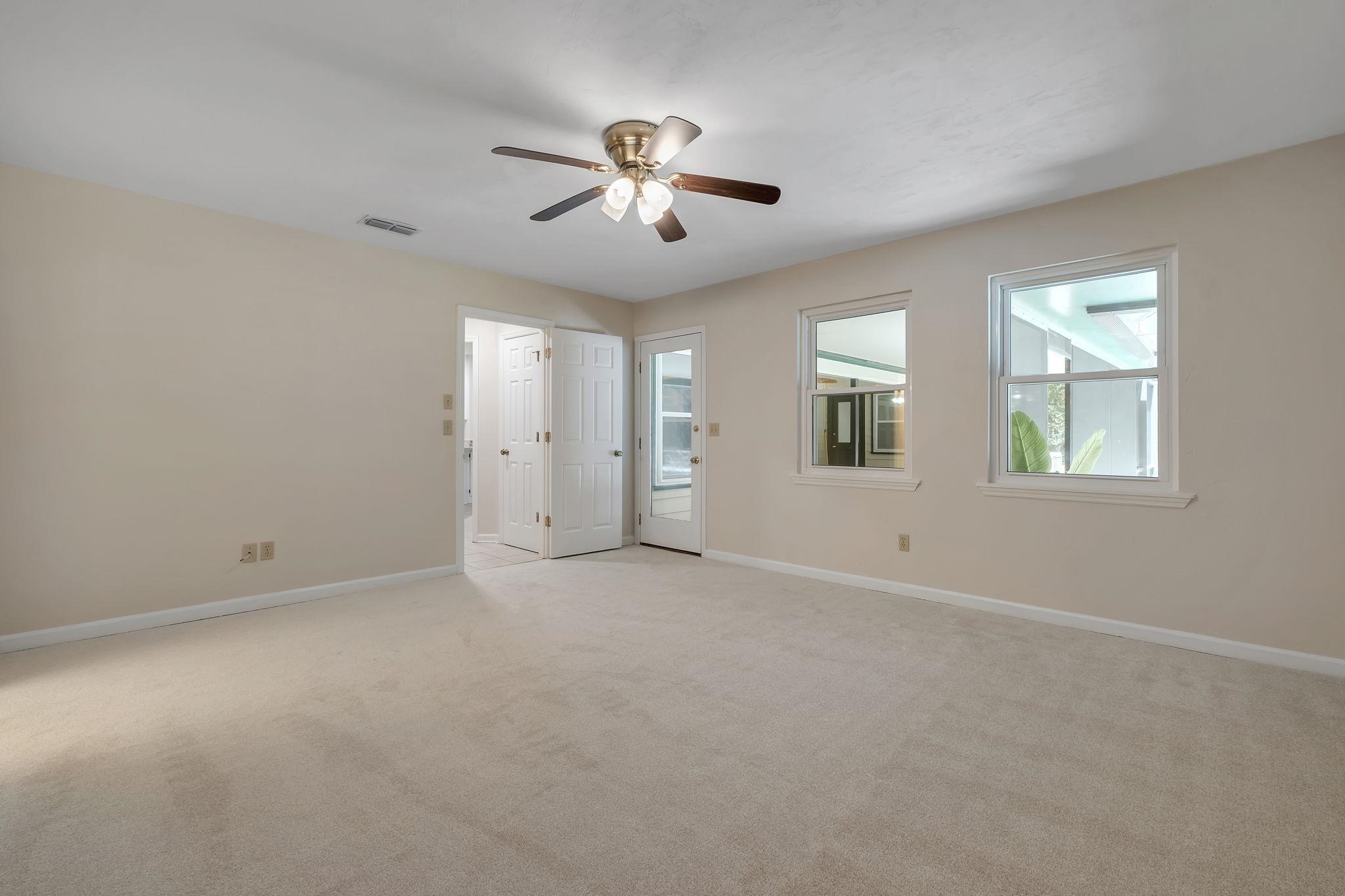 3211 Horseshoe Trail