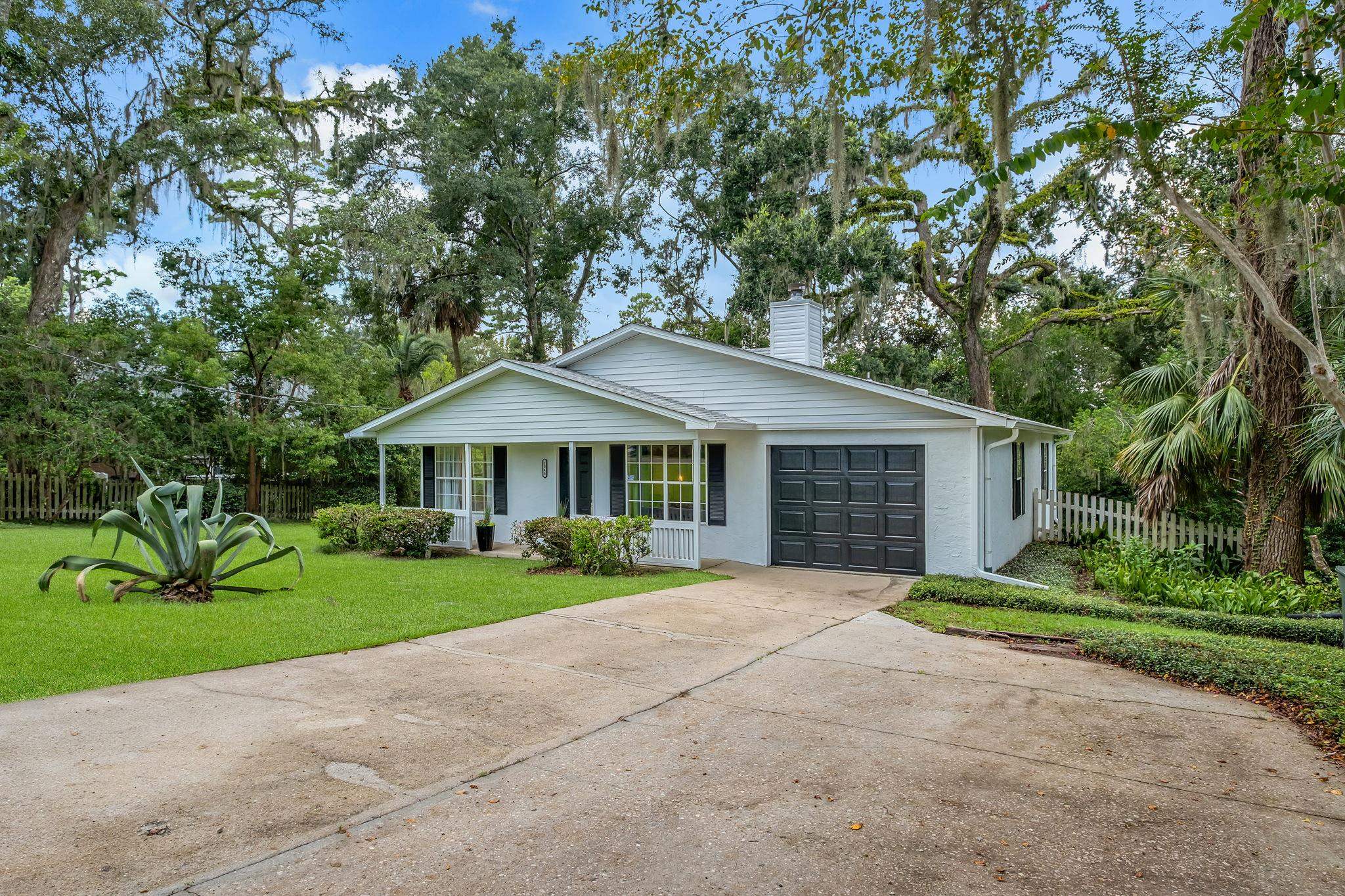 1046 Holland Drive