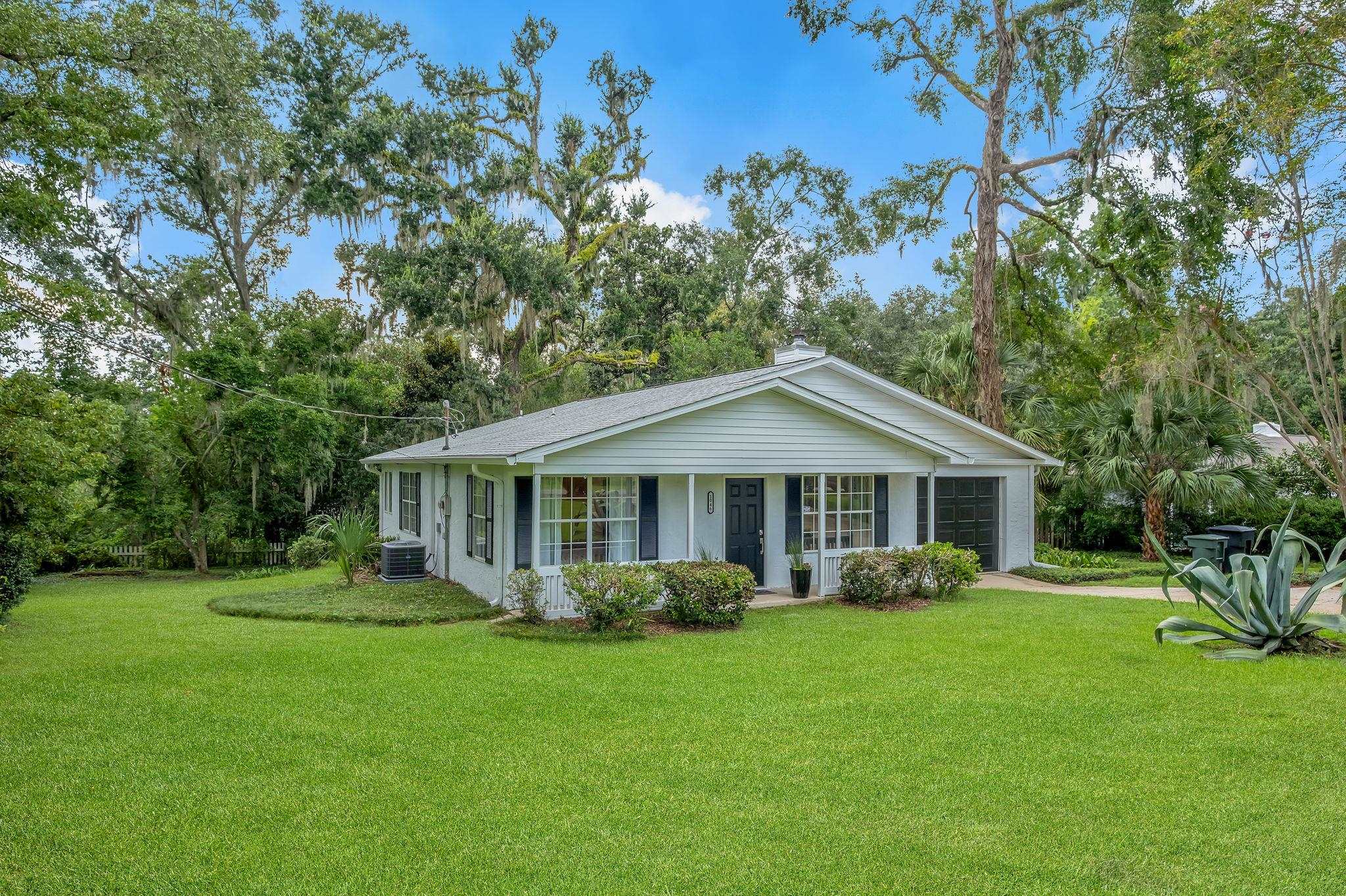 1046 Holland Drive