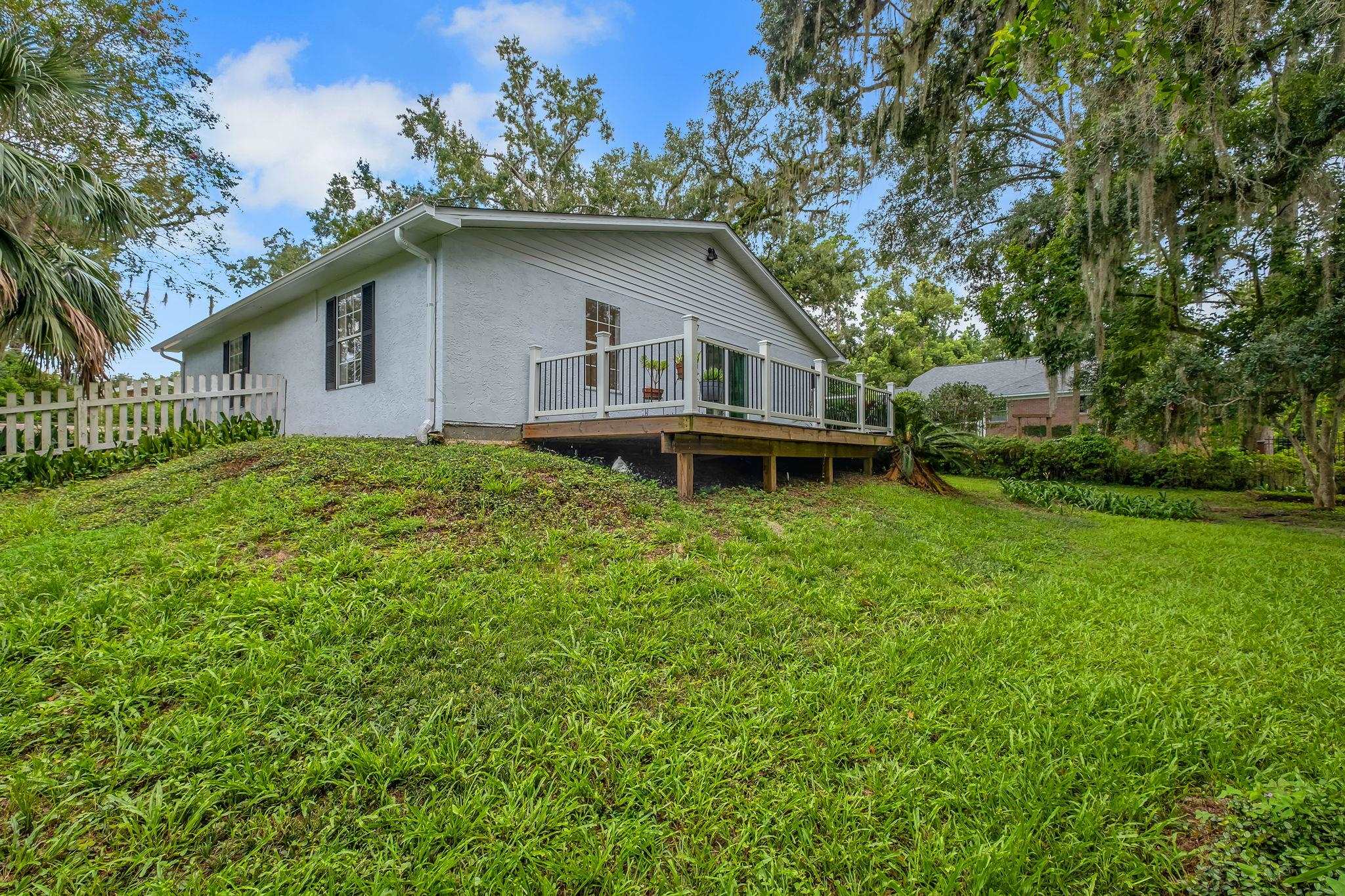 1046 Holland Drive