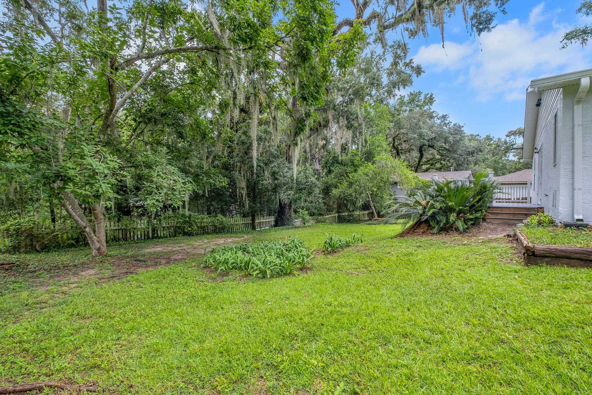 1046 Holland Drive