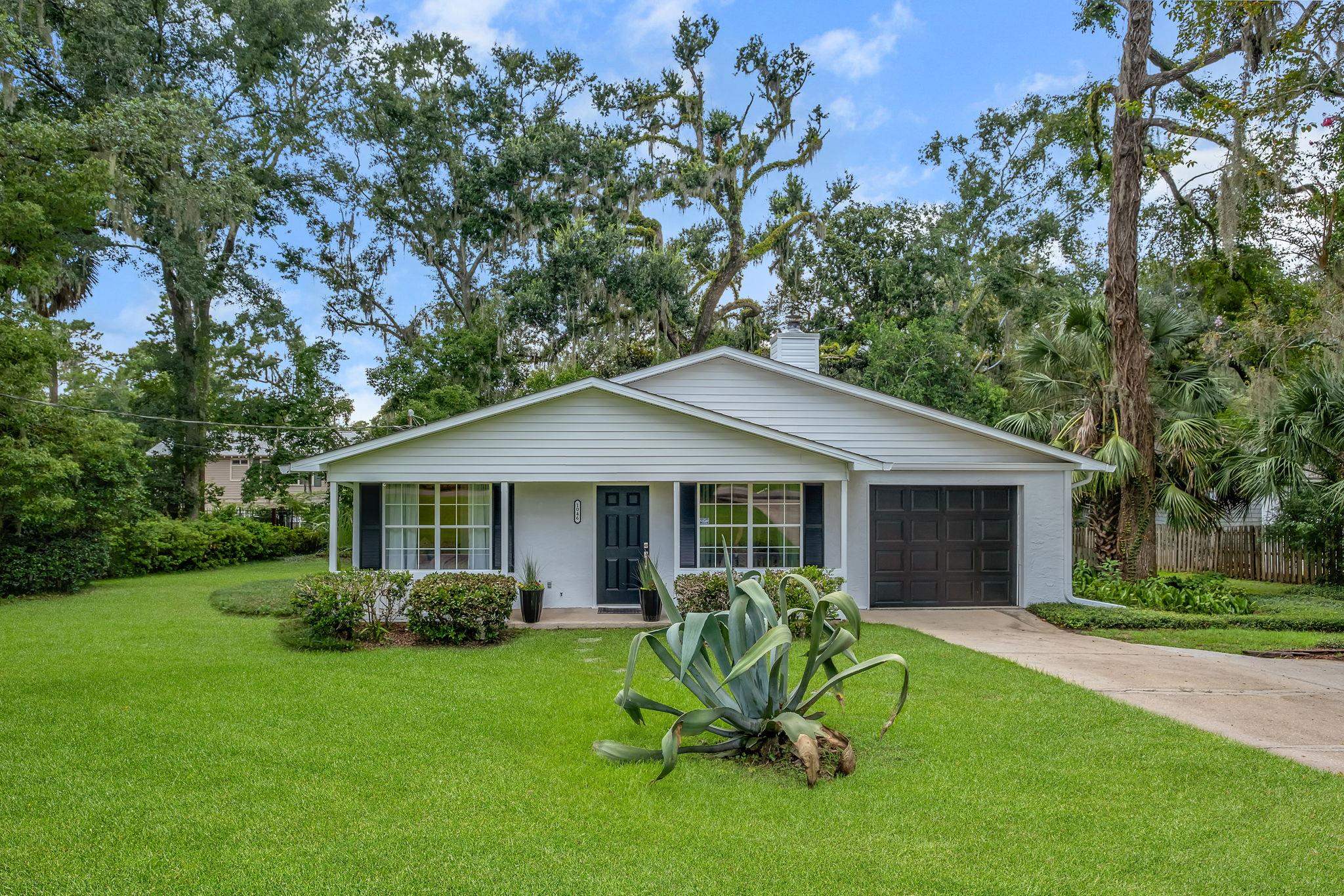 1046 Holland Drive