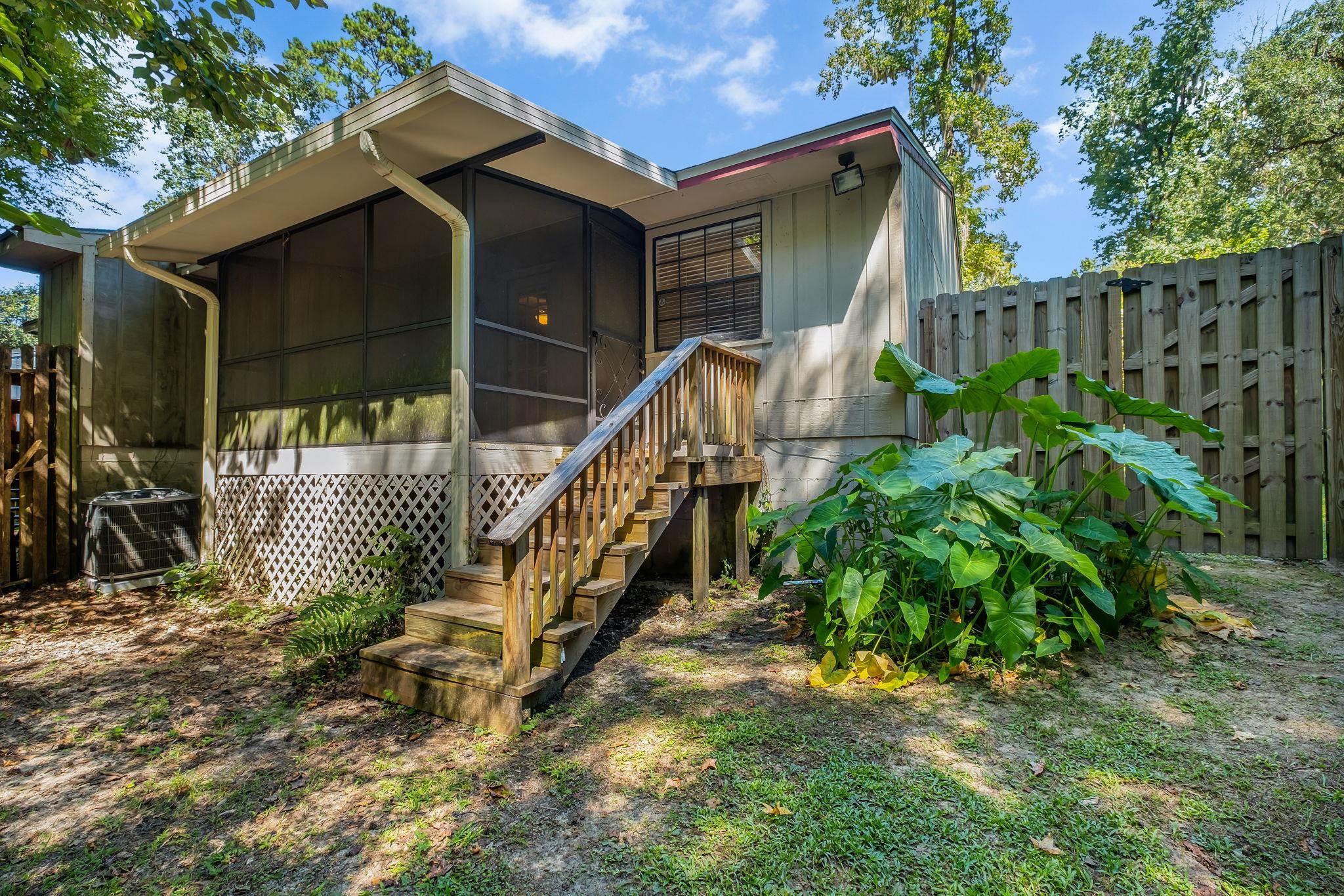 142 W Whetherbine Way