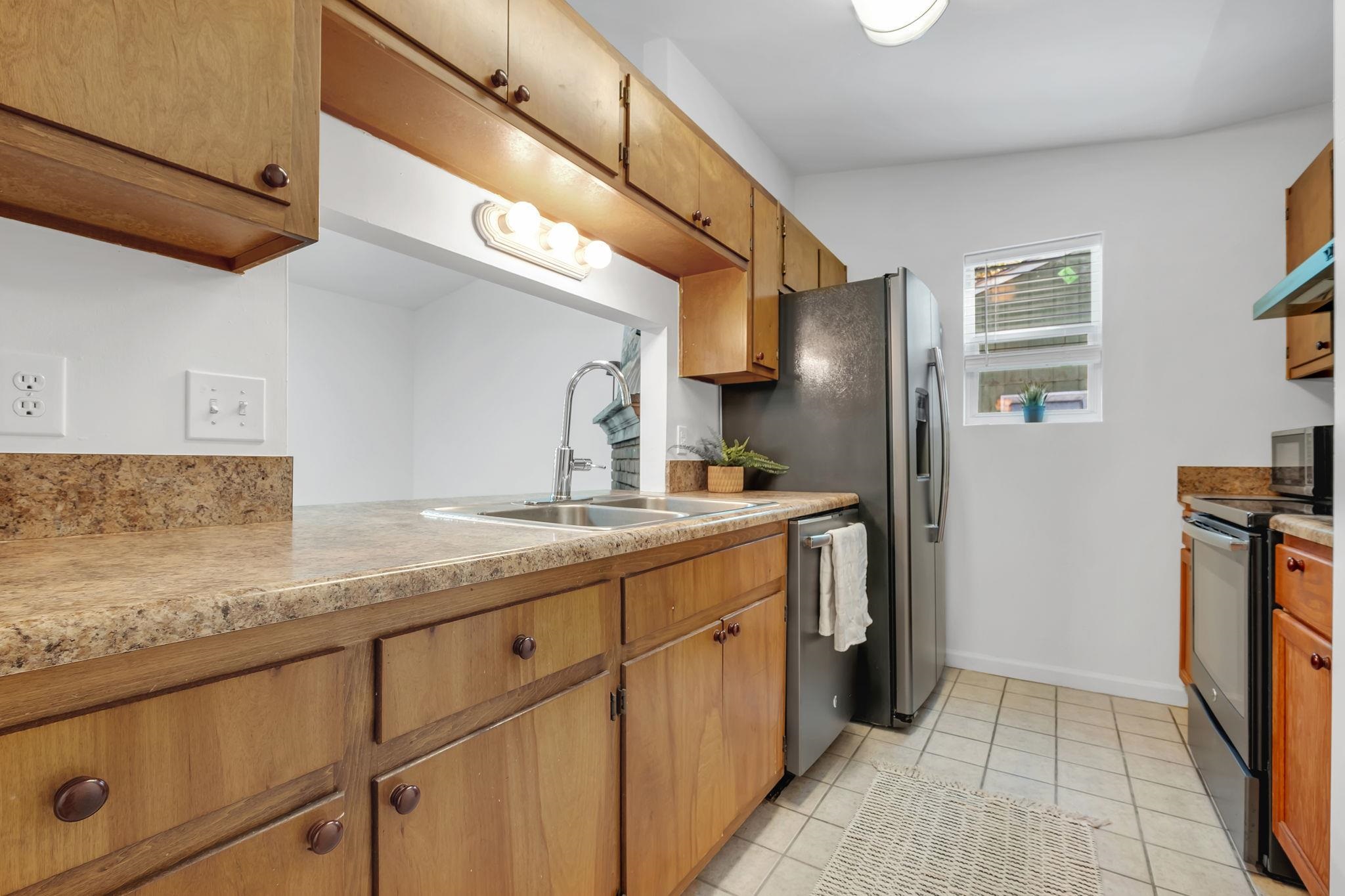 142 W Whetherbine Way