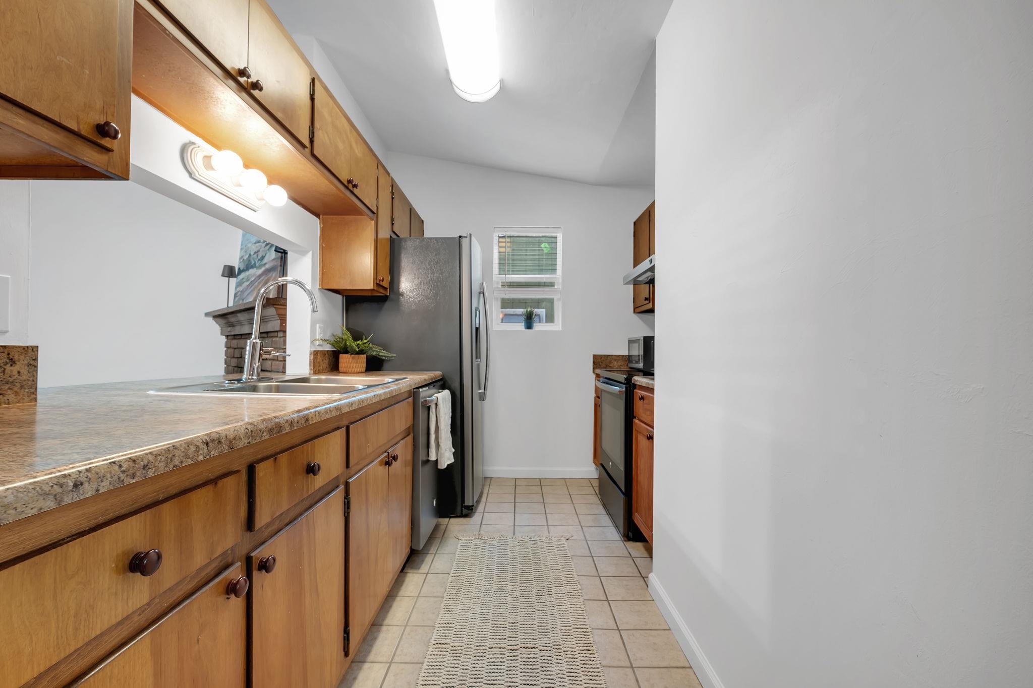 142 W Whetherbine Way