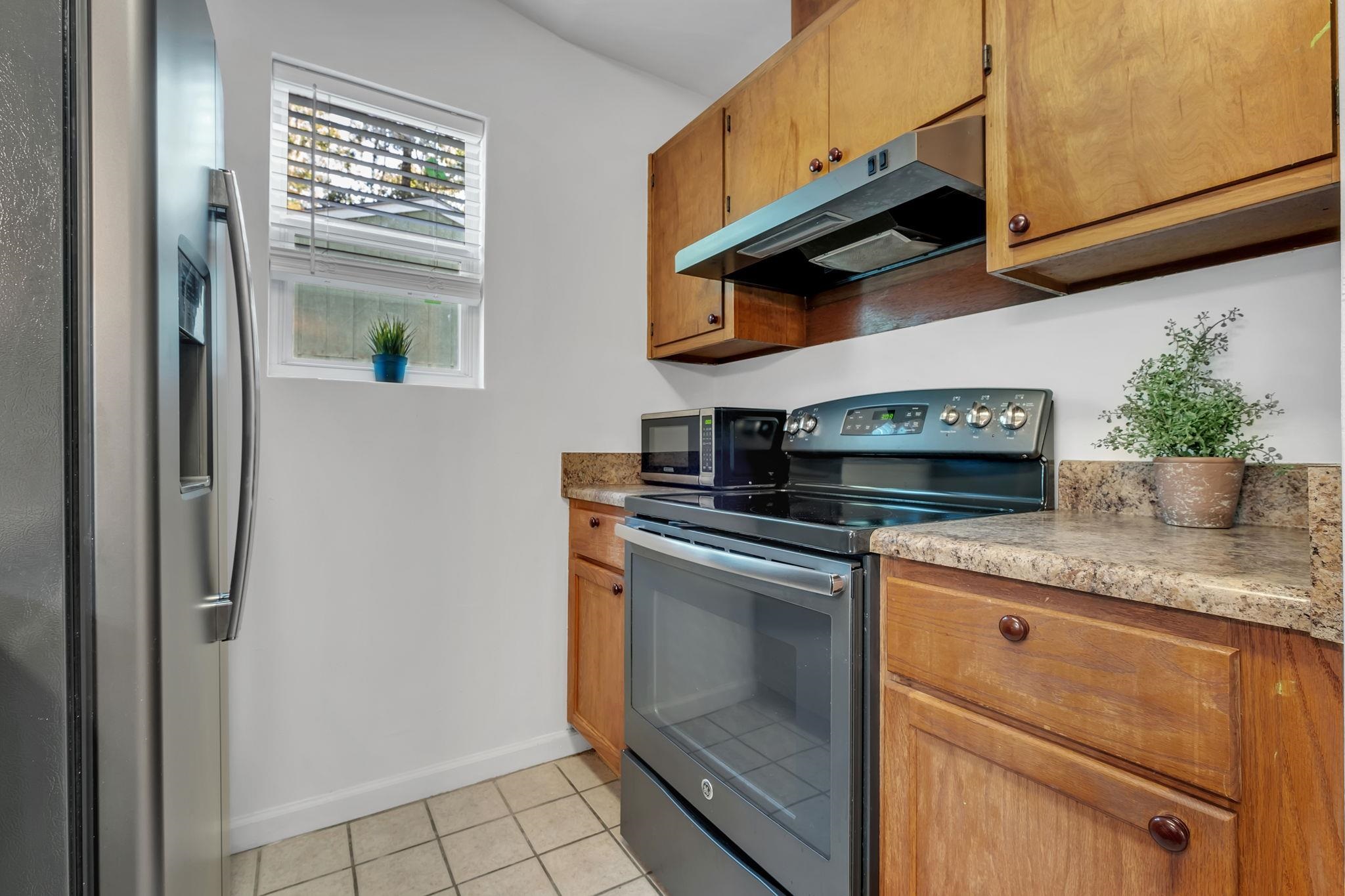 142 W Whetherbine Way