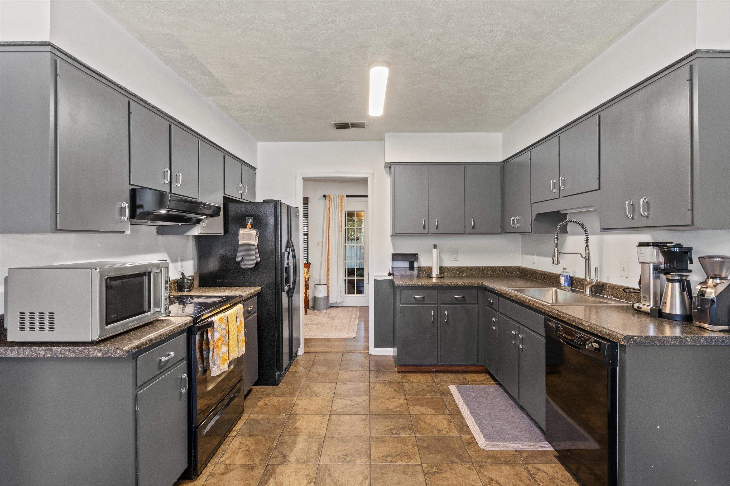 2998 N Settler's Boulevard