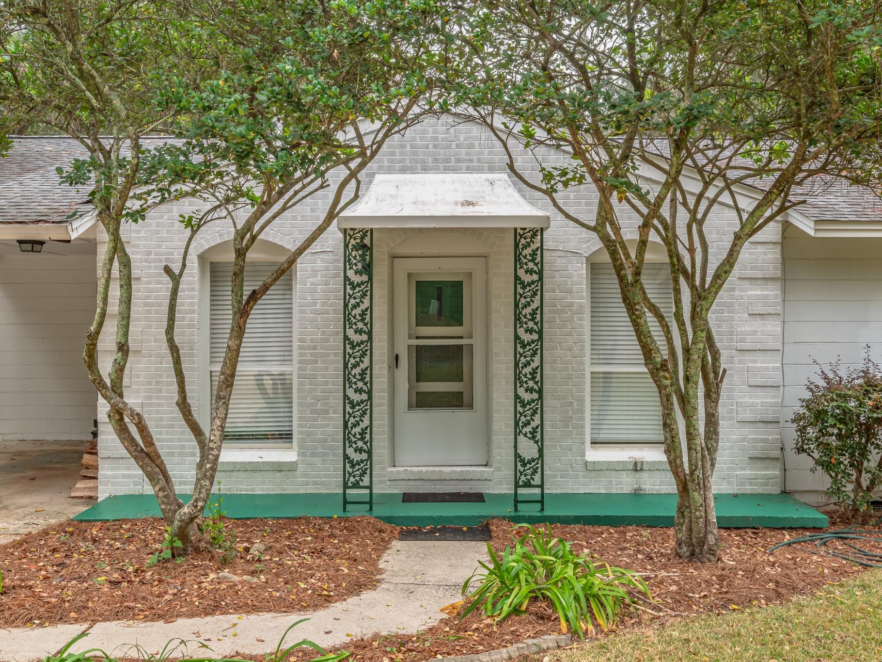 868 Tamarack Avenue
