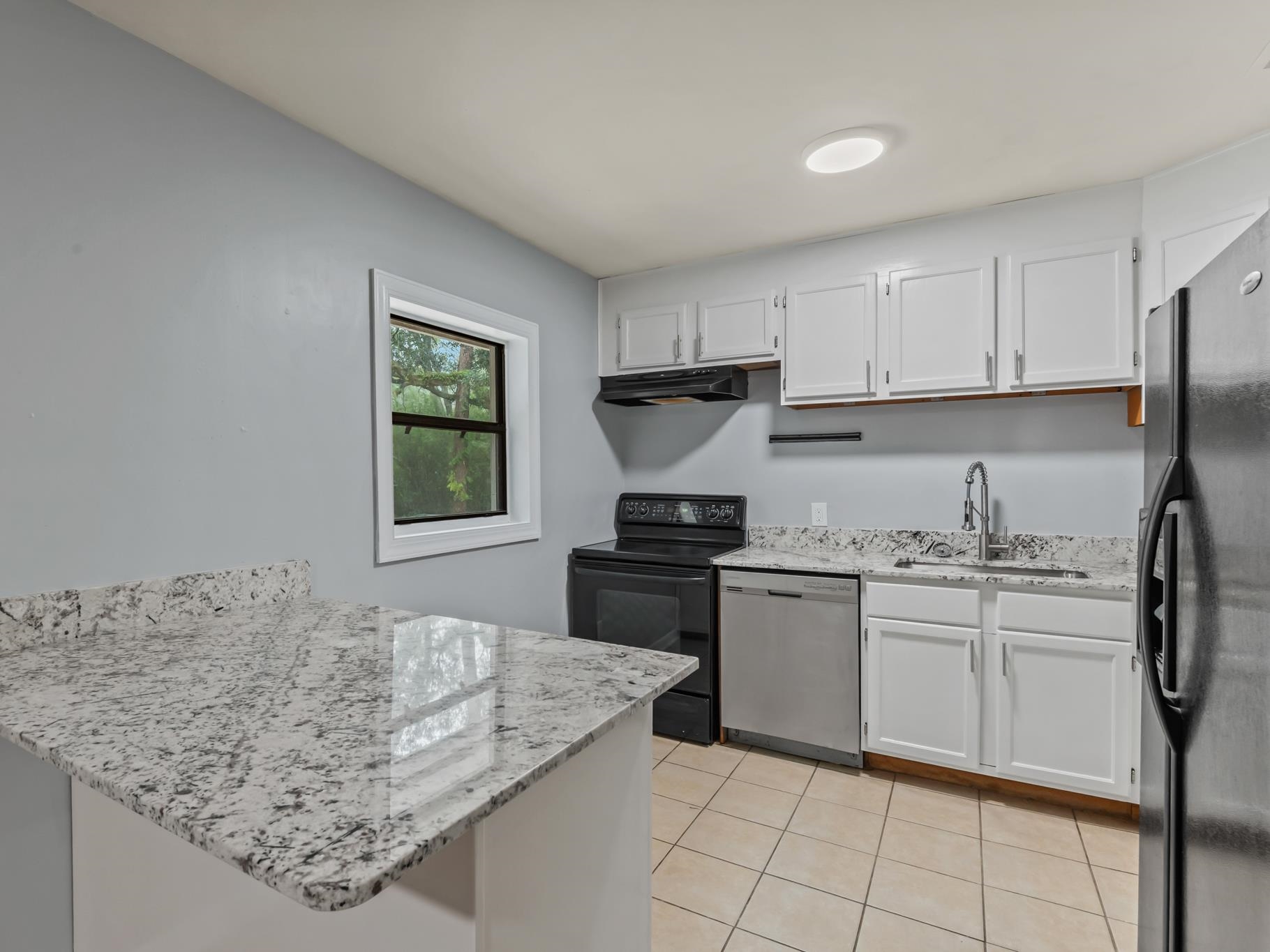 868 Tamarack Avenue