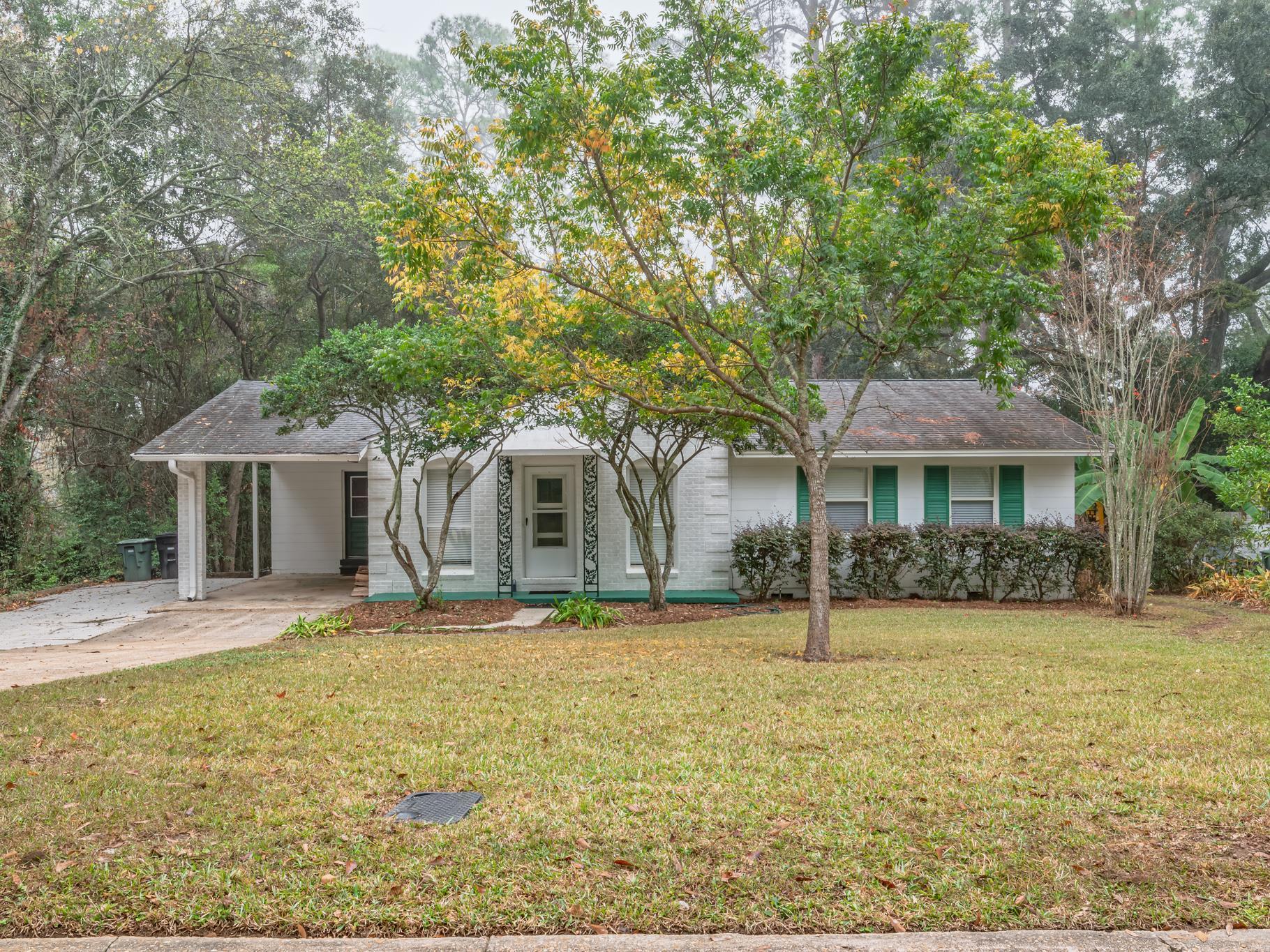 868 Tamarack Avenue