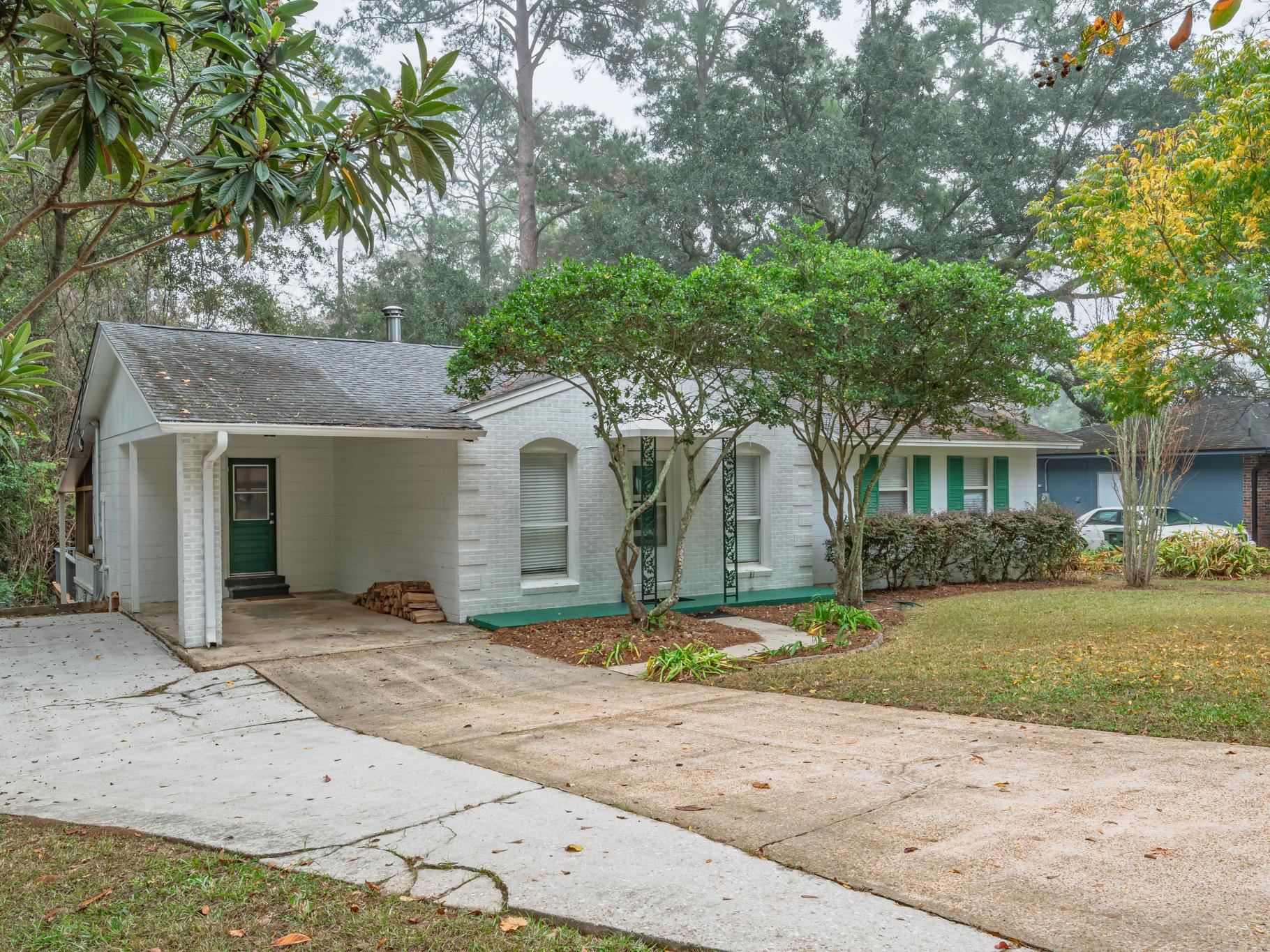 868 Tamarack Avenue