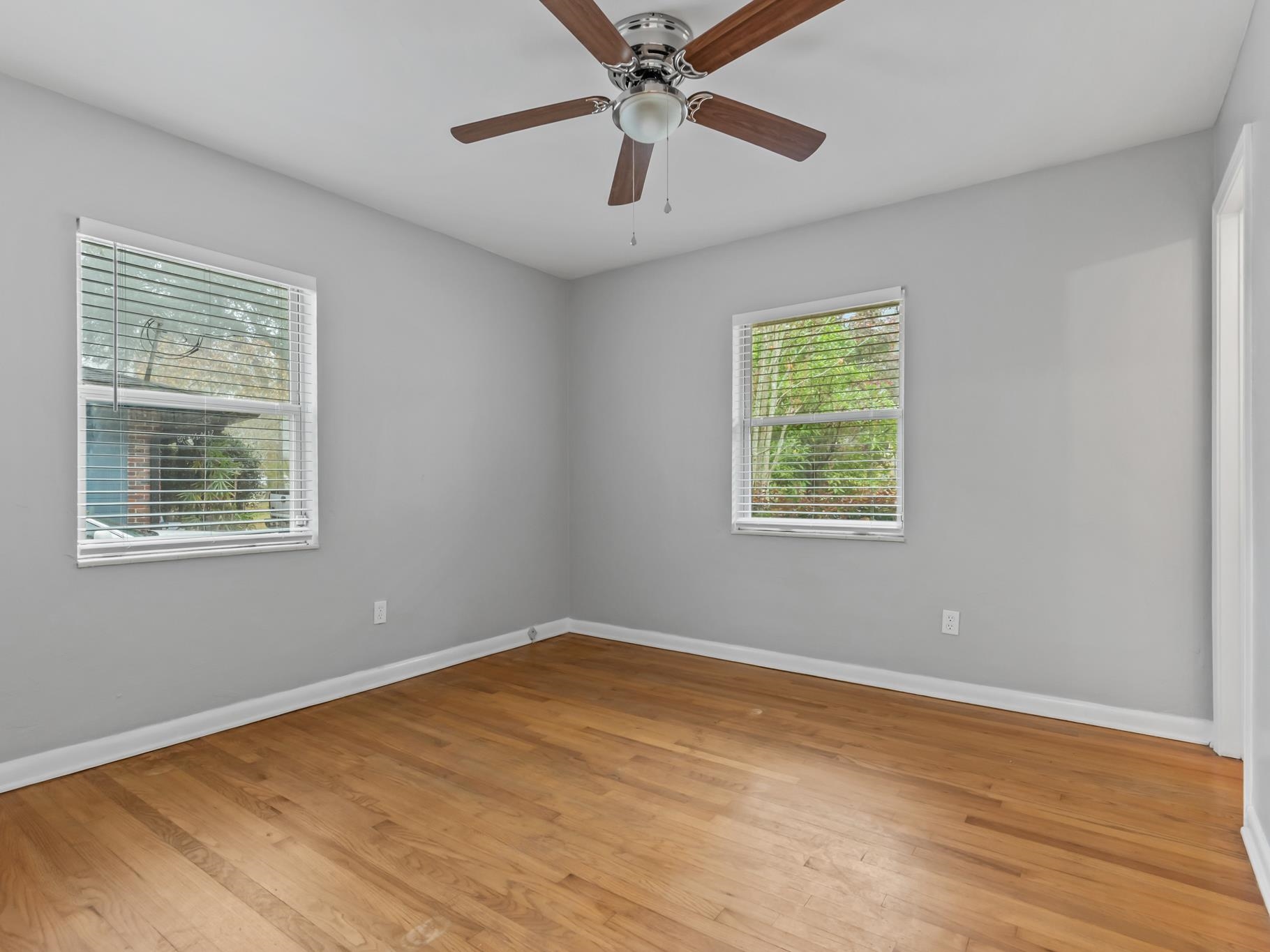 868 Tamarack Avenue