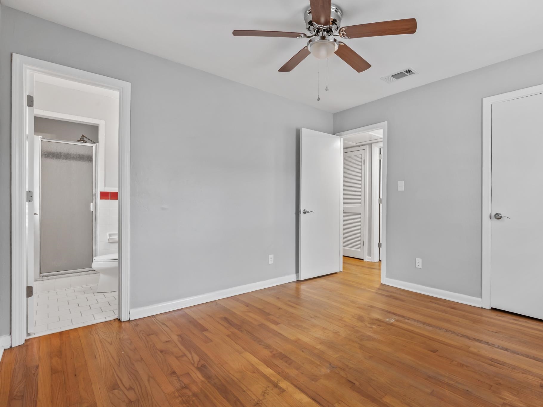 868 Tamarack Avenue