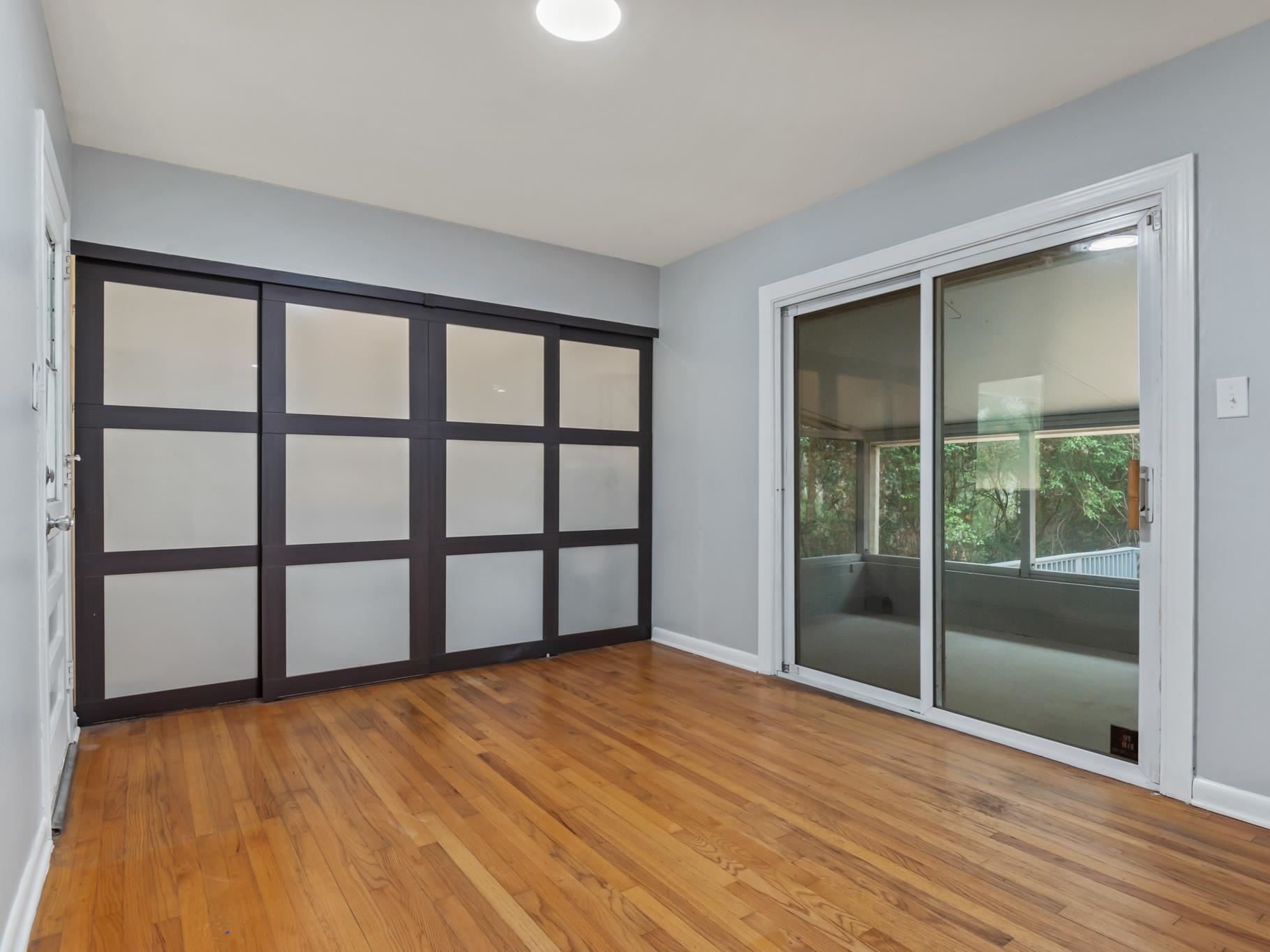 868 Tamarack Avenue