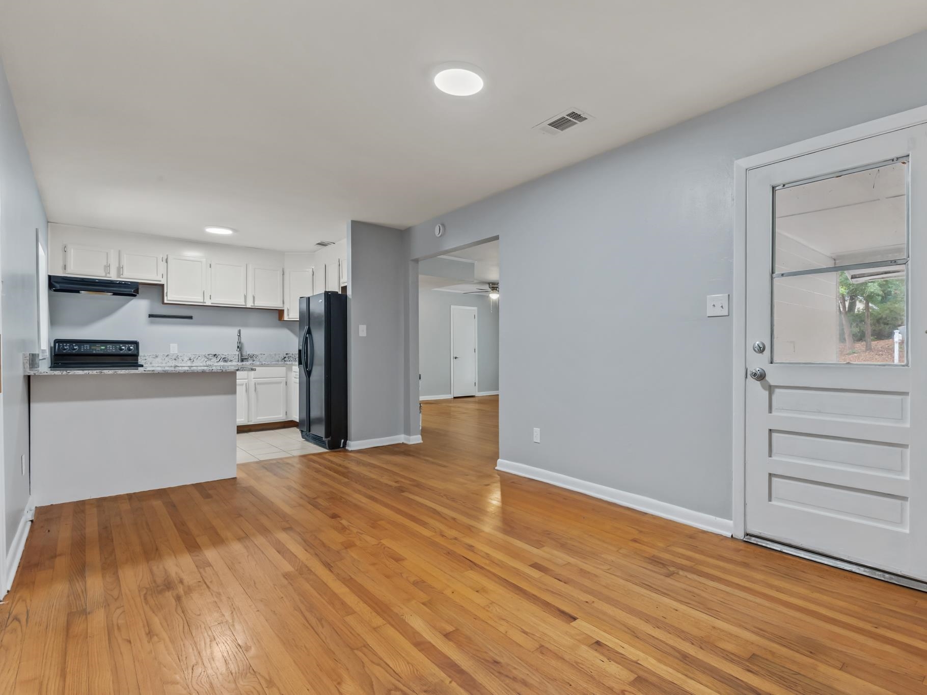868 Tamarack Avenue