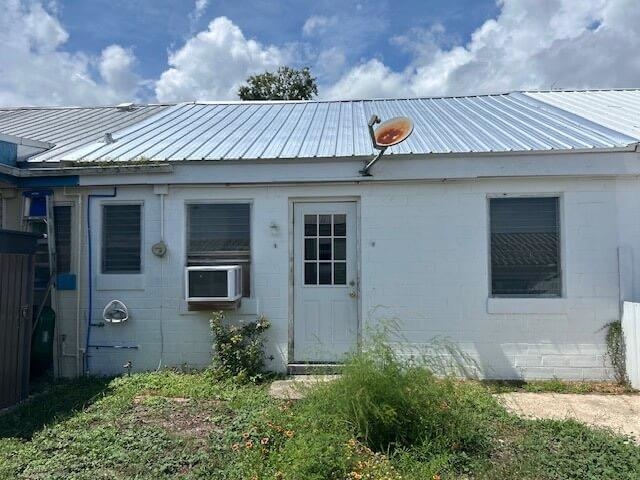 34-5 Warren Avenue