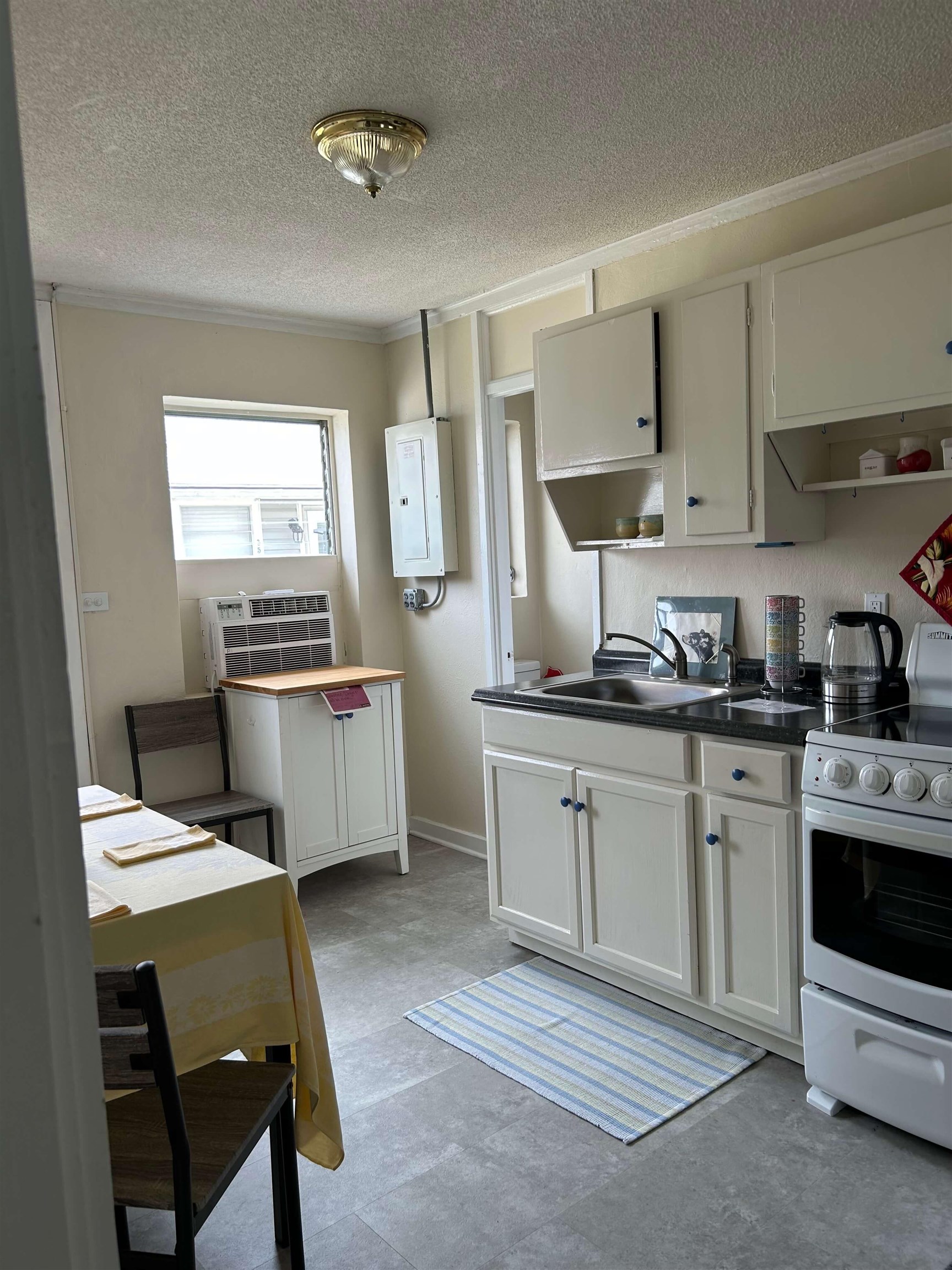 34-5 Warren Avenue