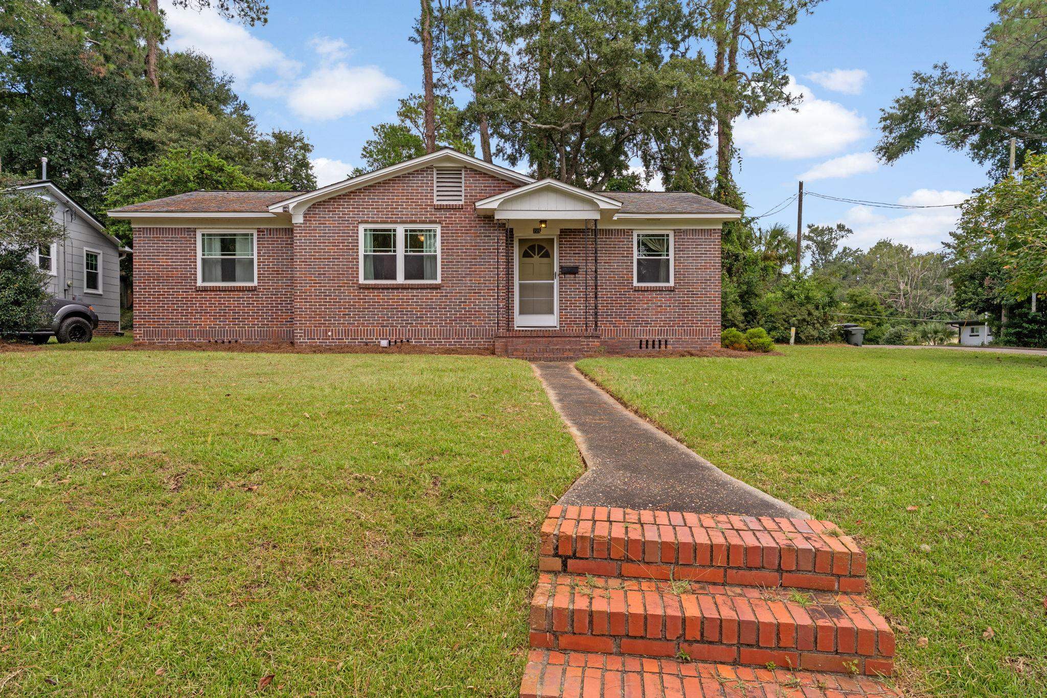 225 Broward Street