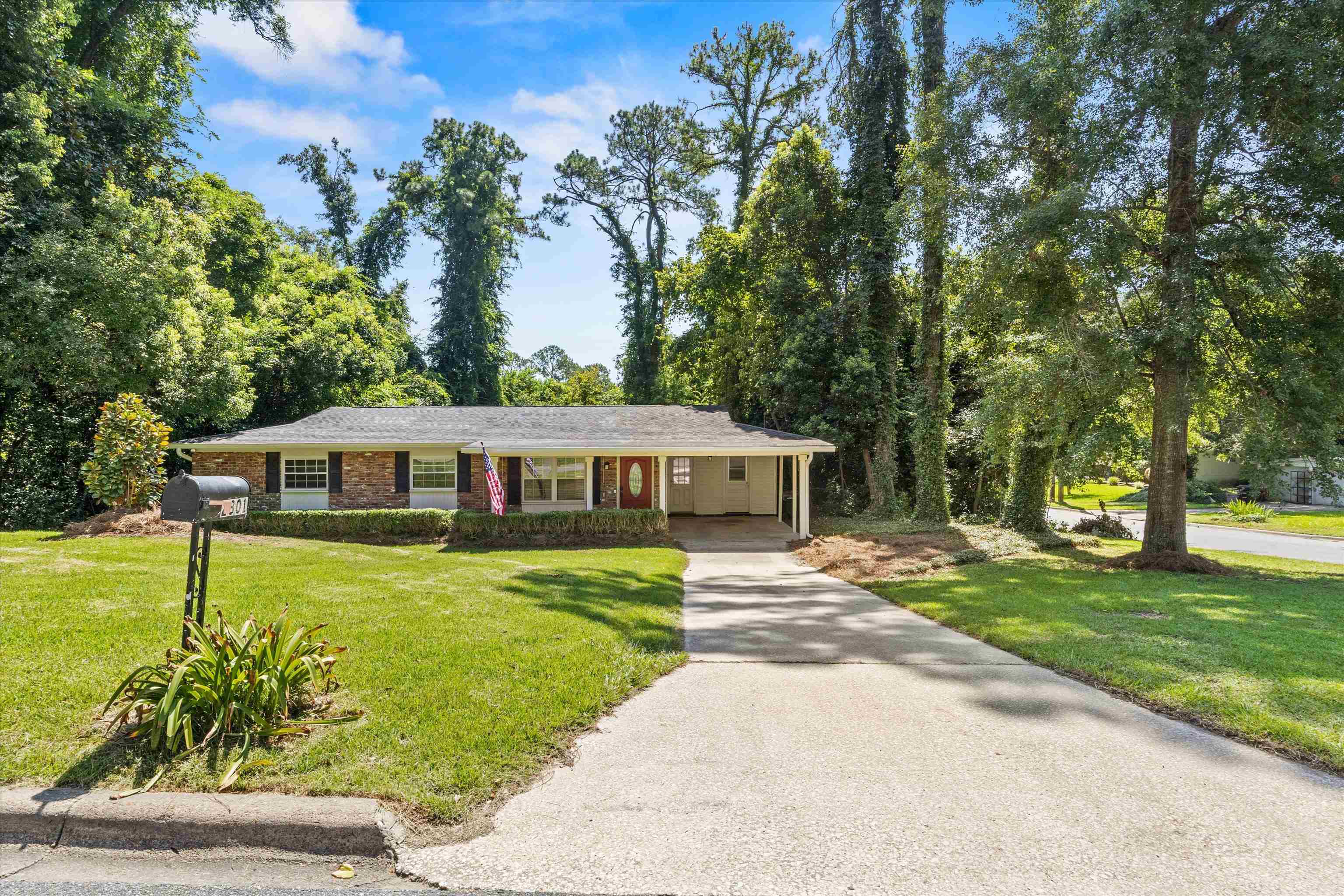 2301 Spoonwood Drive